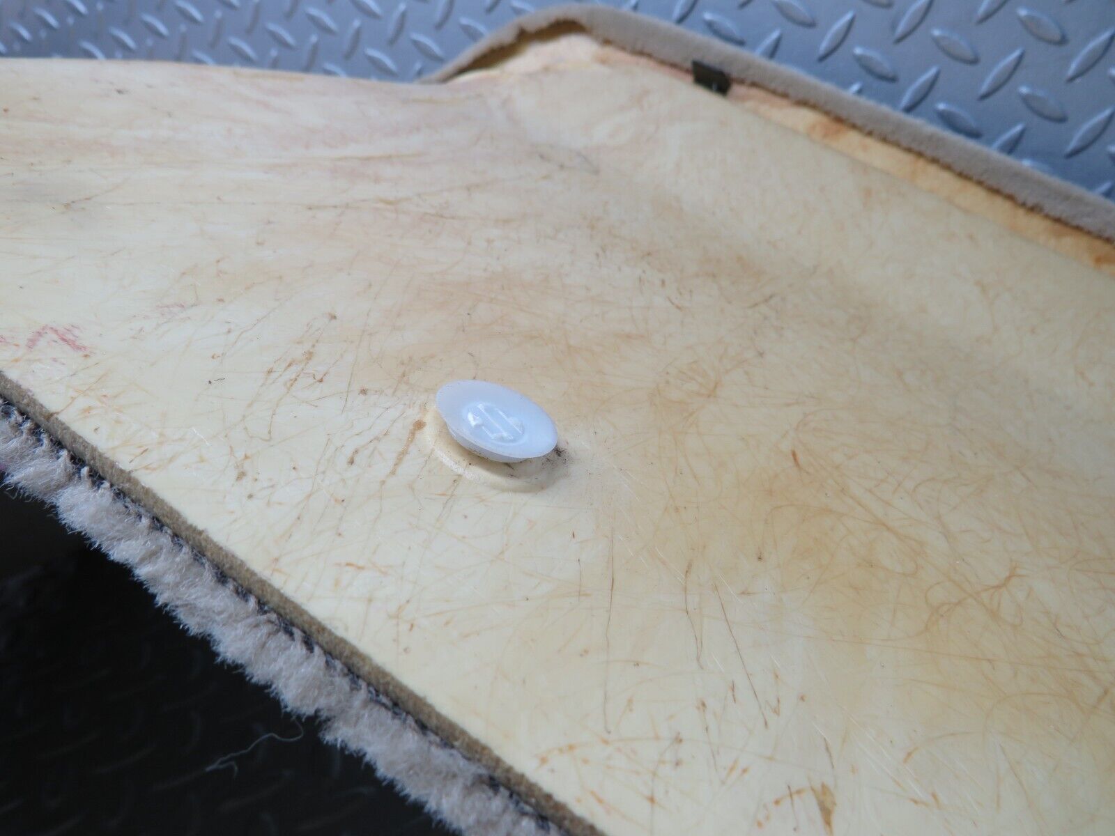 38234 Mercedes-Benz R129 280SL Coupe Rear Left Wall Carpet Beige