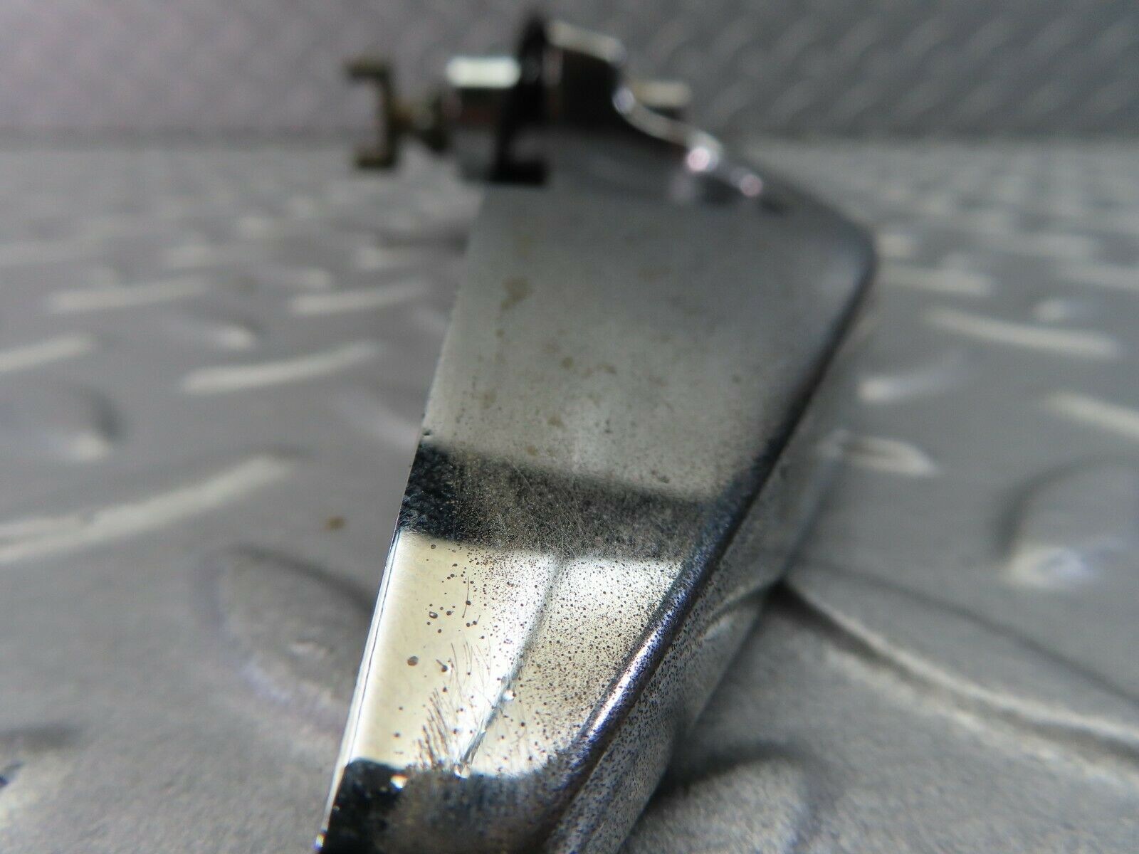 7828 Mercedes-Benz W115 220D Exterior Door Handle Front Right 1157600601