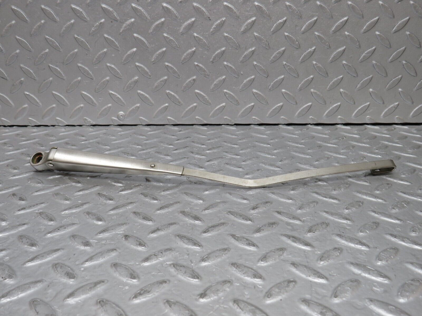 37328 Mercedes-Benz W109 300SEL Windscreen Wiper Arm Left Side