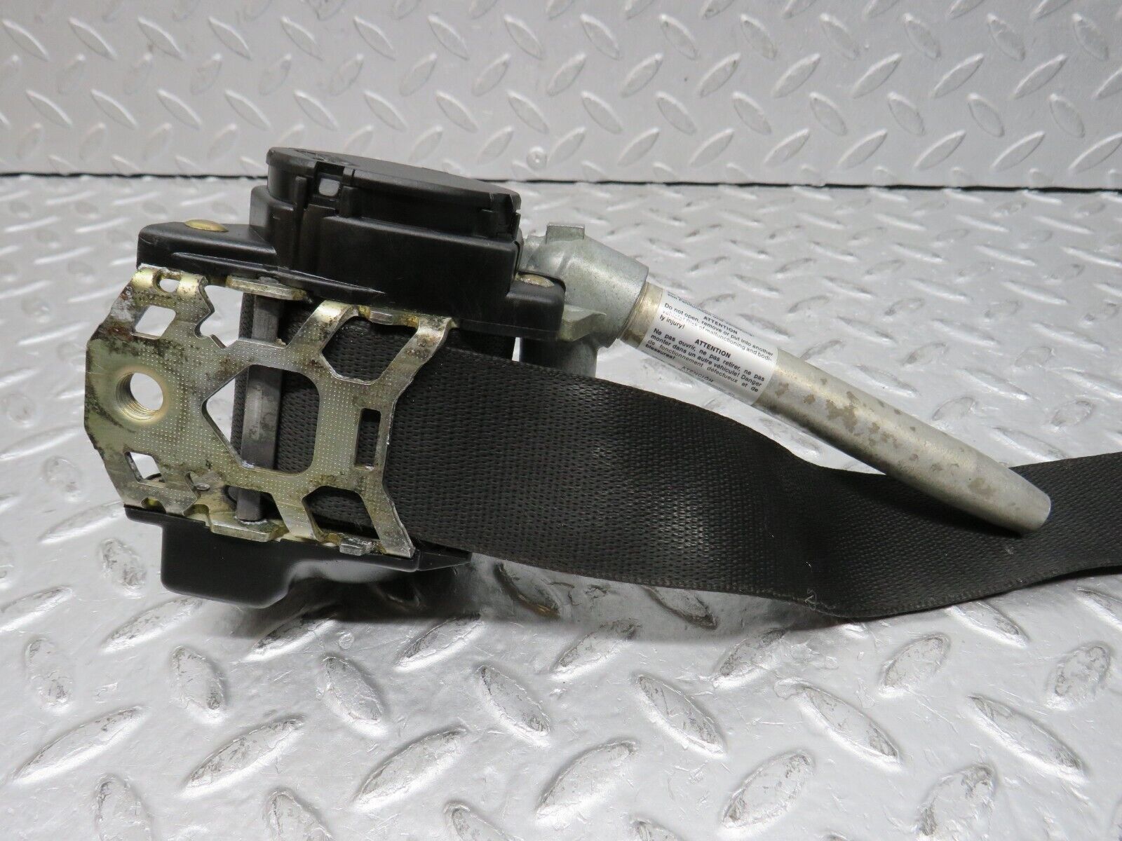 38001 Mercedes-Benz A124 320E Cabriolet Front Left Seat Belt With Buckle 1268600786 1248606569 1248680581