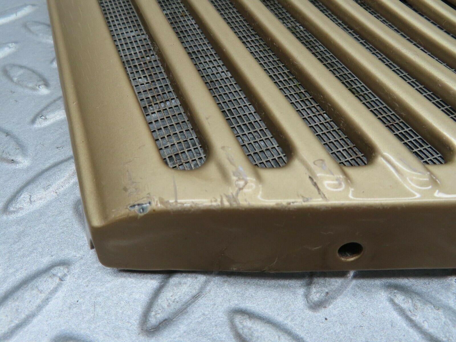 16583 Mercedes-Benz C107 380SLC Air Intake Grill Right Side