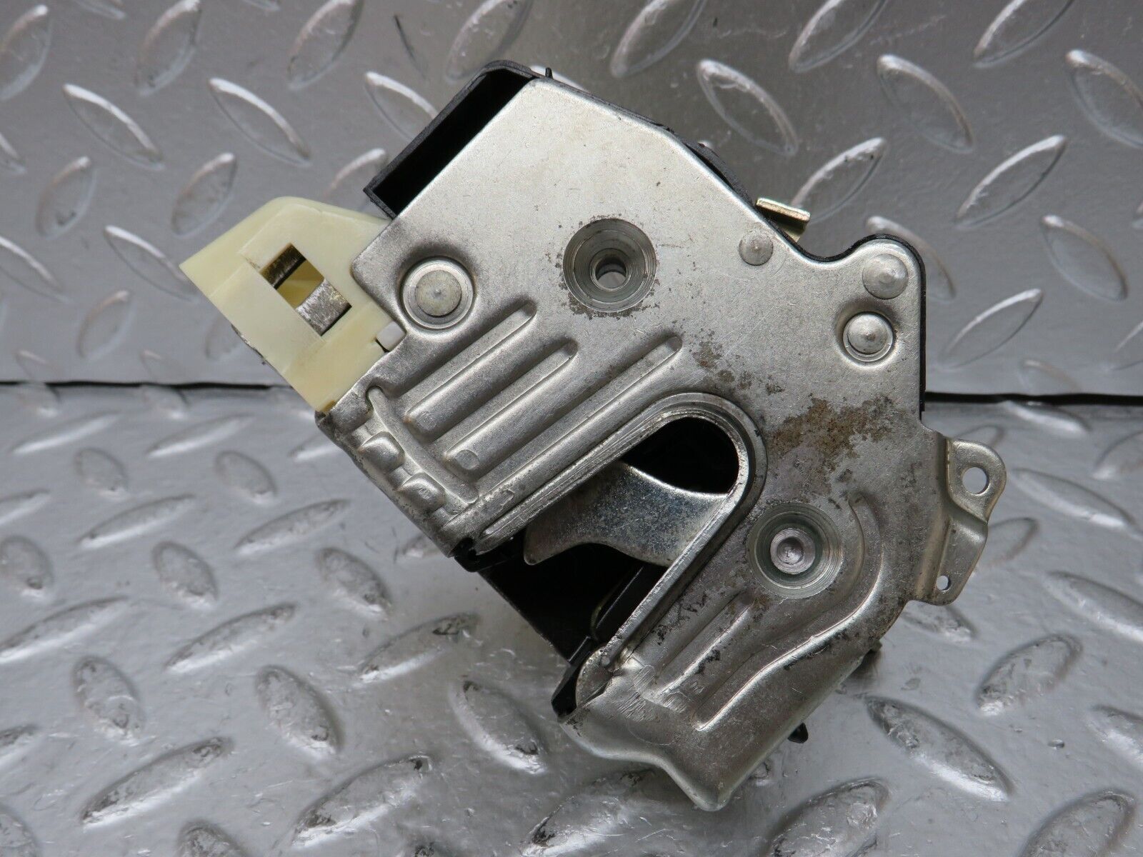 25869 Mercedes-Benz W124 280E Rear Right Door Lock Mechanism