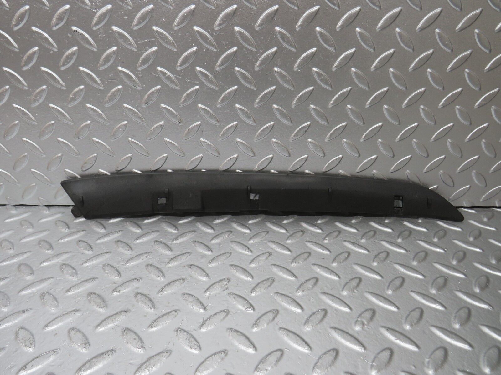 25637 Mercedes-Benz W123 200 C Pillar Exterior Plastic Trim Right Side