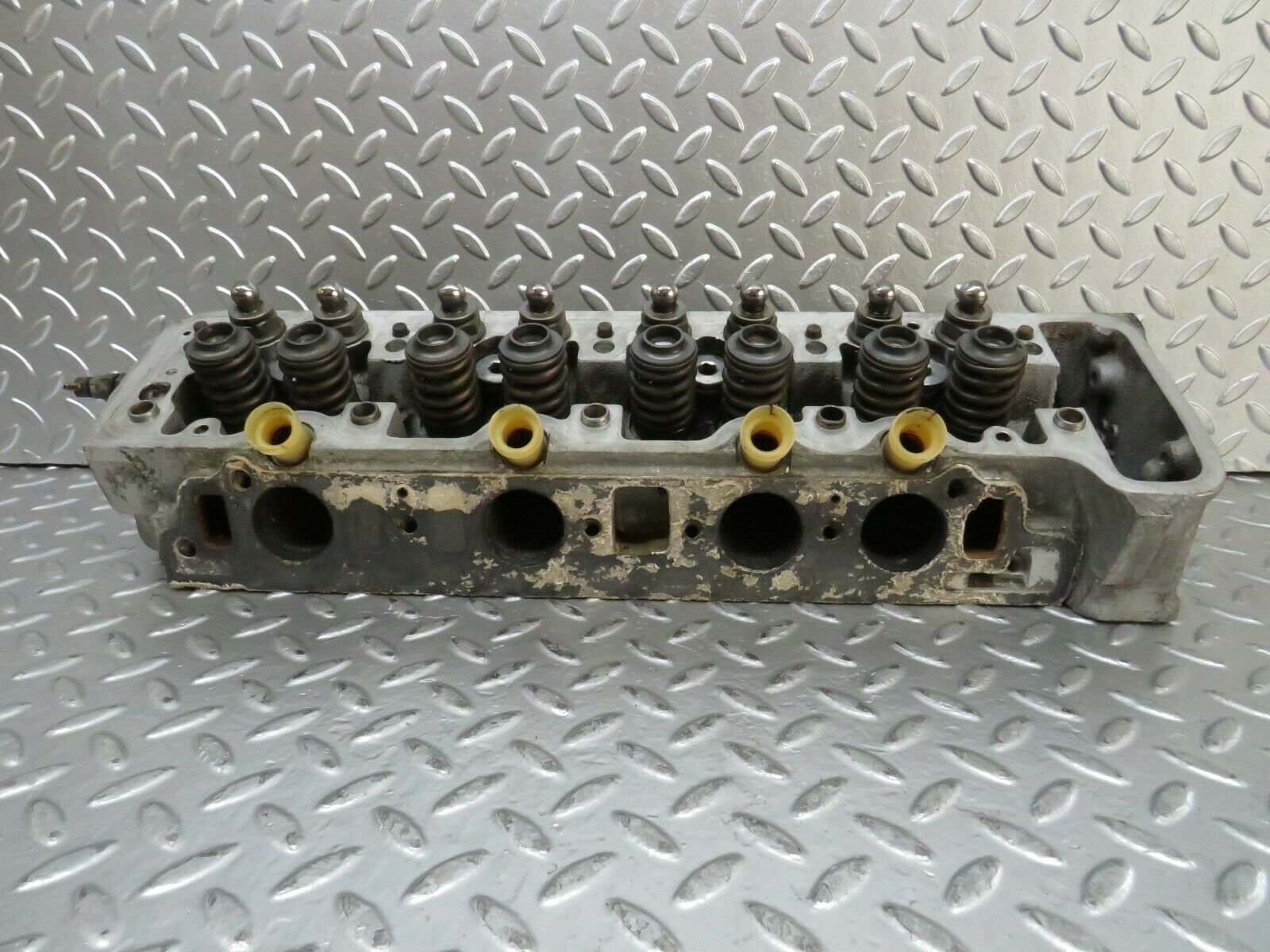 23872 Mercedes-Benz C107 450SLC Coupe Cylinder Head Left 1160162601
