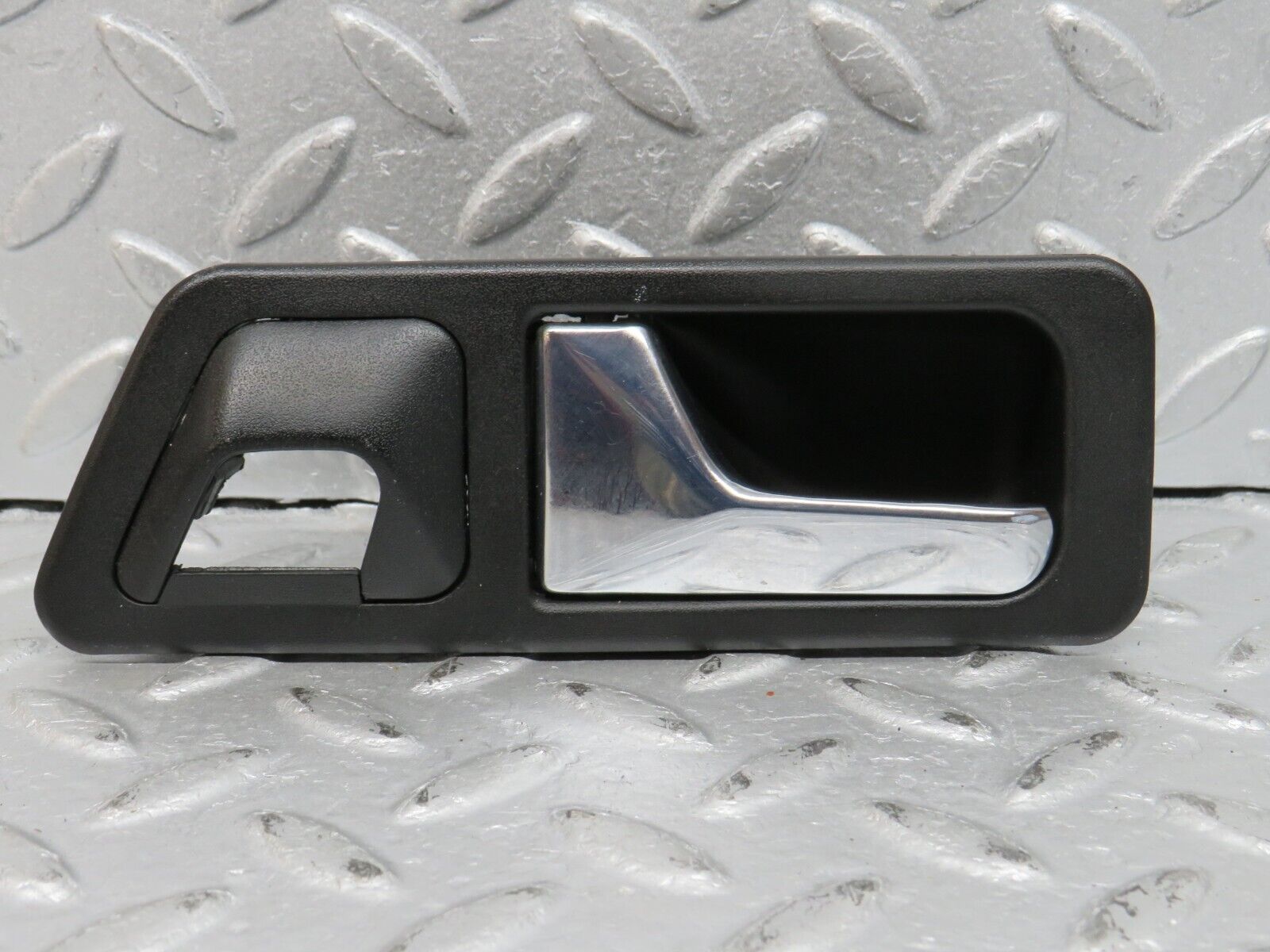 38724 Mercedes-Benz W201 190E 2.6L Left Interior Door Handle 2017660164