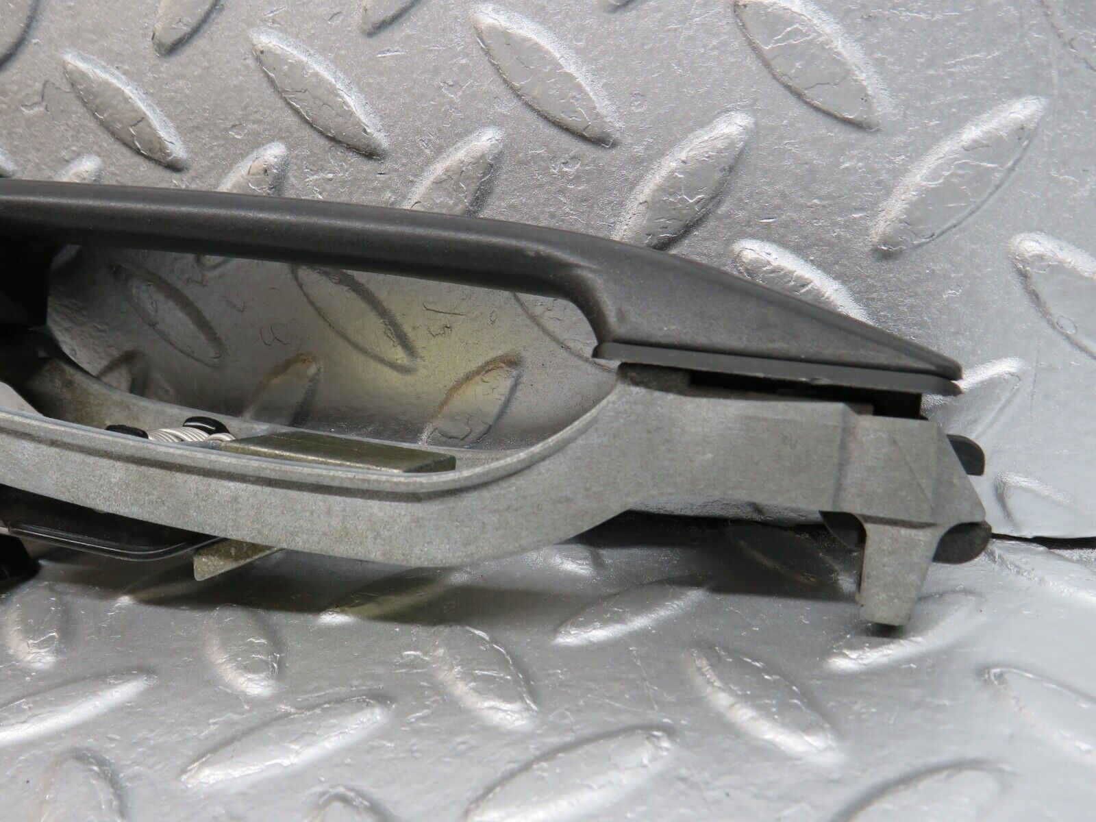 39769 Mercedes-Benz R129 320SL Coupe Left Door Exterior Handle