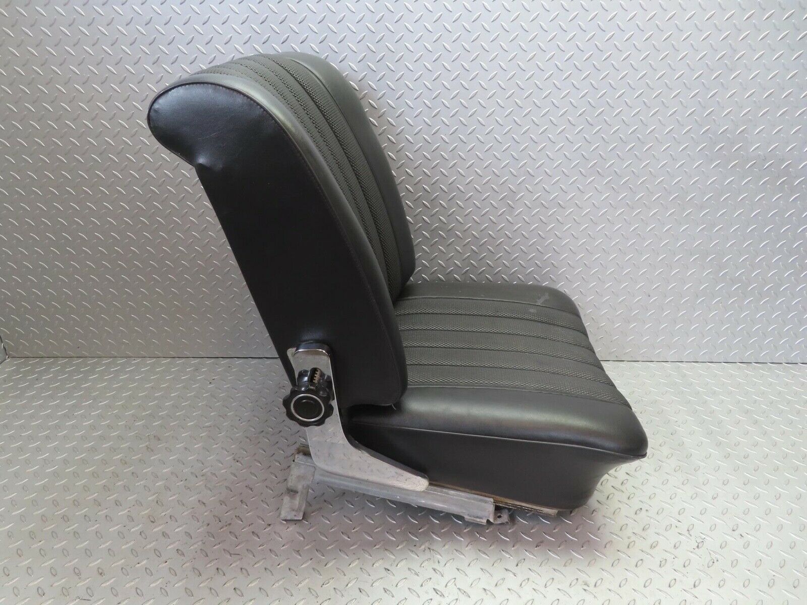 13022 Mercedes-Benz W111 220S Front Right Passenger Seat Black LHD