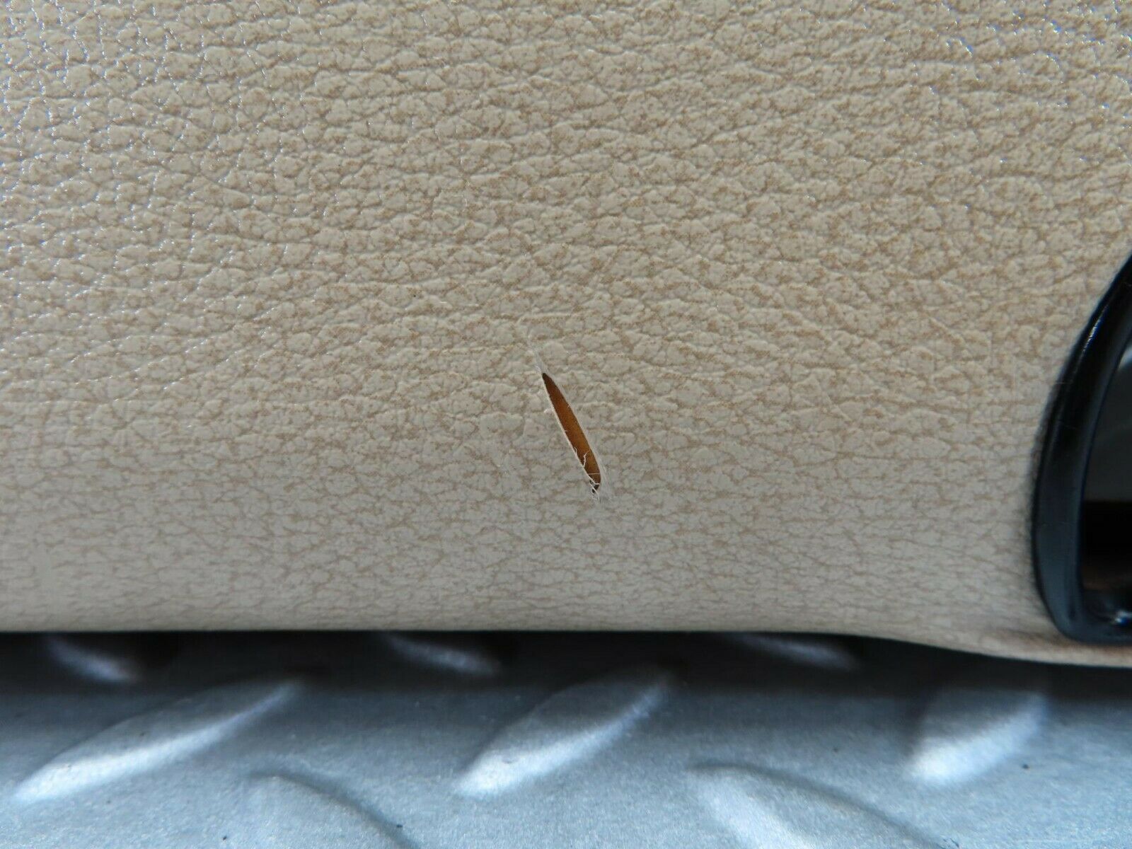 7384 Mercedes-Benz W116 450SE B Pillar Cover Right Side