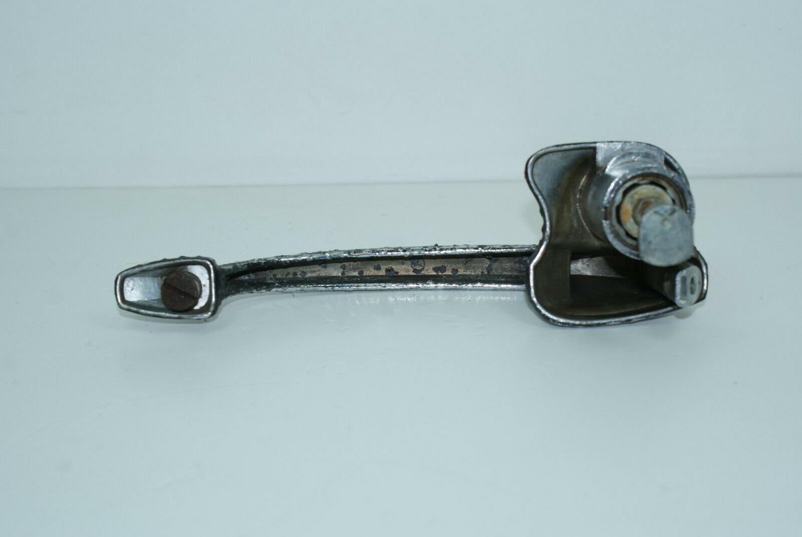 2069 Mercedes-Benz W105 219 PONTON Rear Left Door Handle