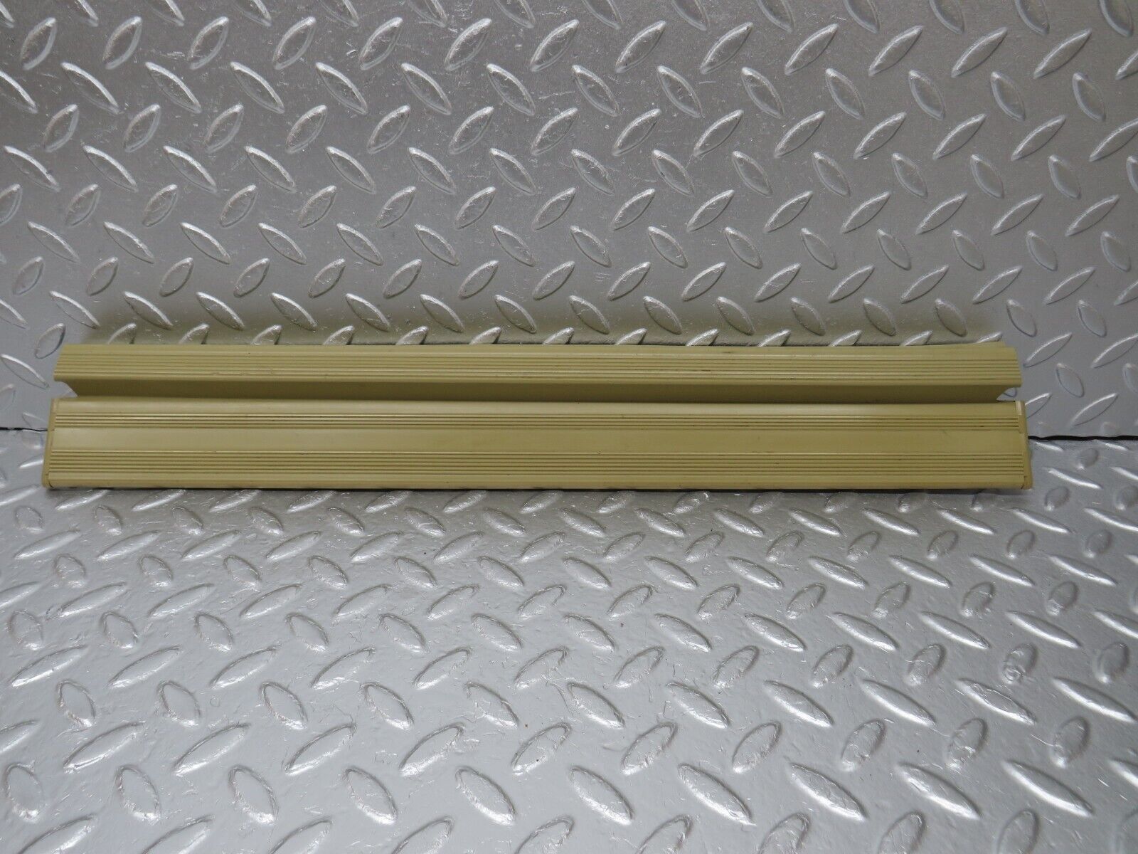 33980 Mercedes-Benz W124 260E Rear Right Door Sill Beige