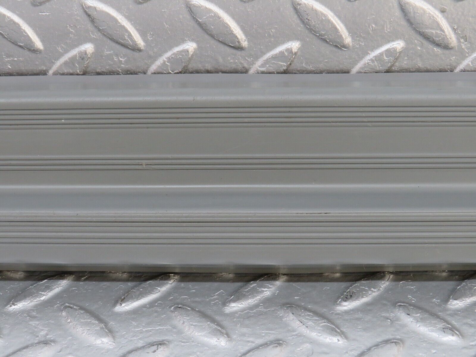 33589 Mercedes-Benz W201 190E 2.0L Front Right Door Sill Trim Grey