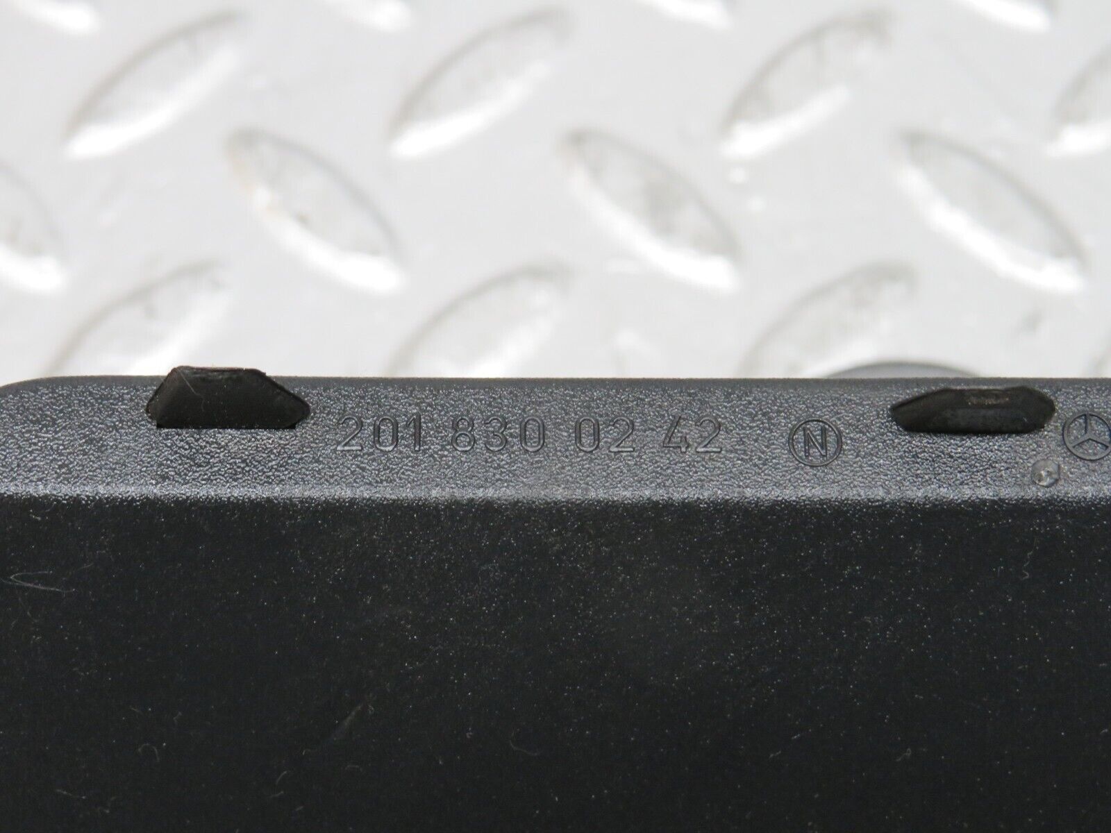 25245 Mercedes-Benz W201 190D Trunk Breather Ventilation Valve 2018300242