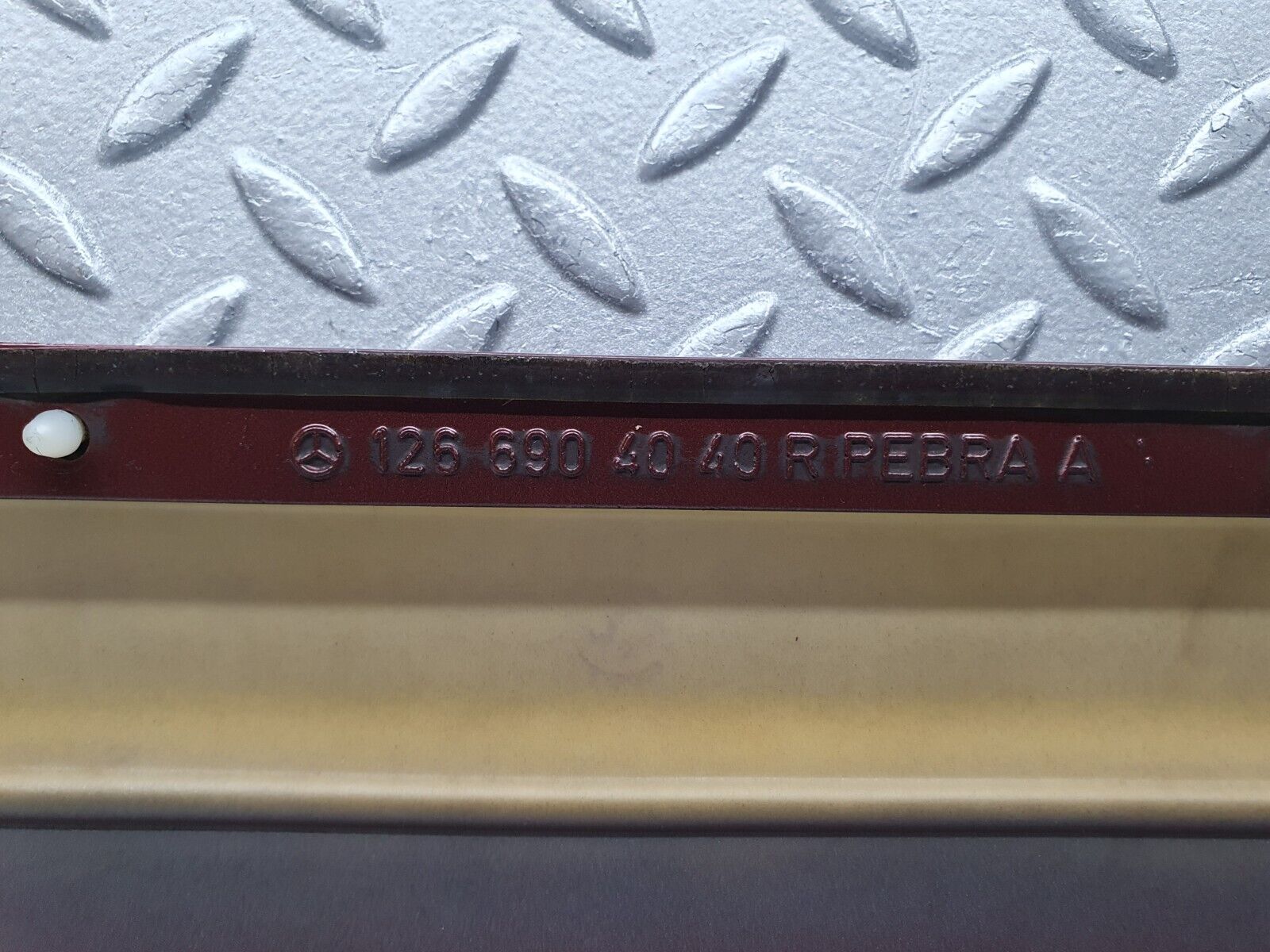 40940 Mercedes-Benz W126 300SE Rear Right Door Moulding Trim 1266904040