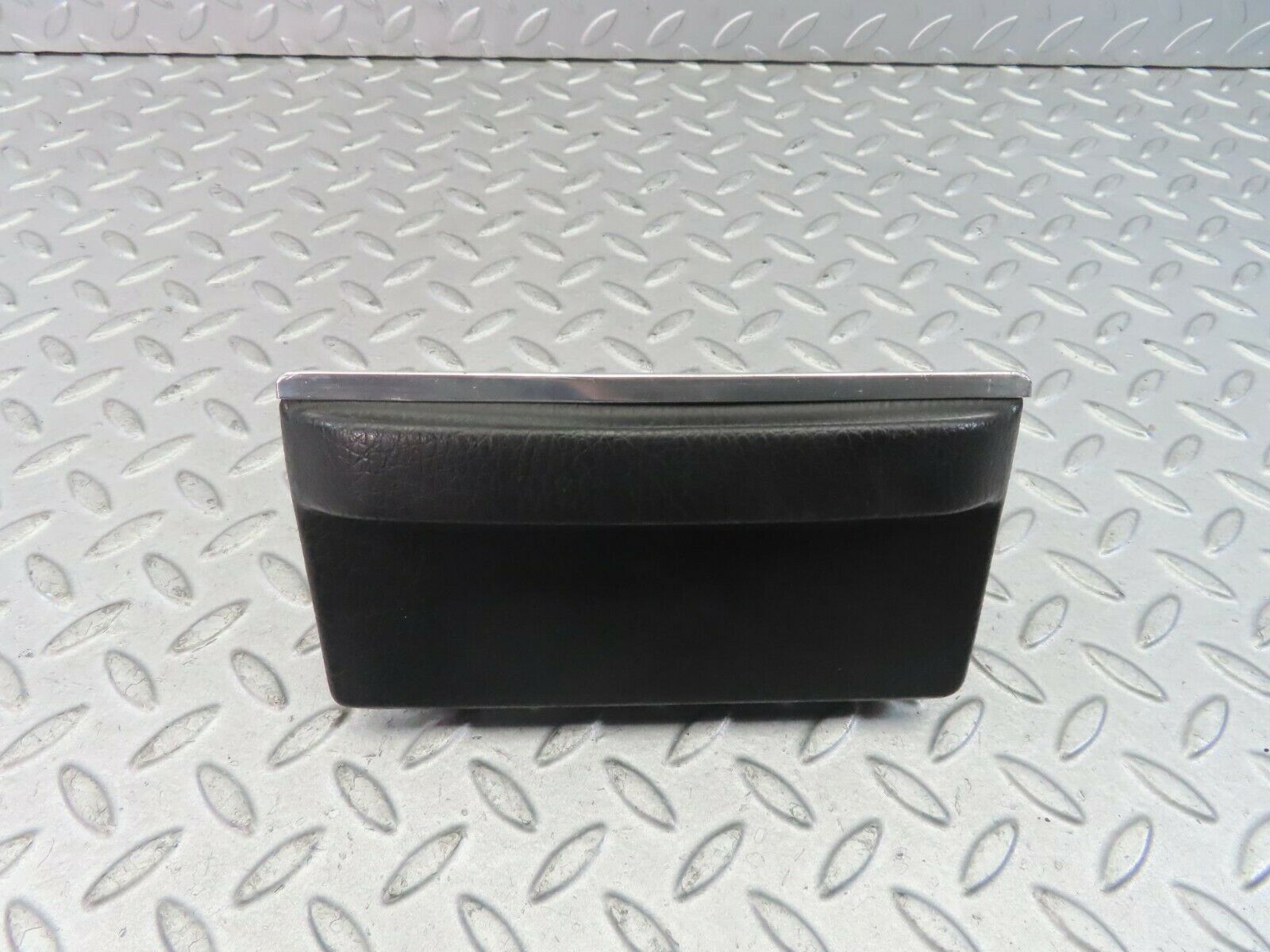 8694 Mercedes-Benz W114 Ashtray