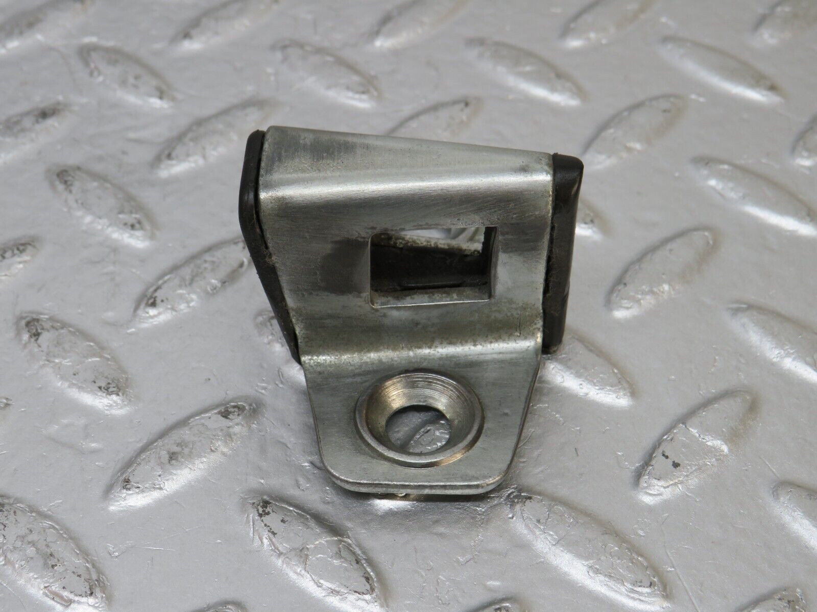 33897 Mercedes-Benz W124 260E Door Lock Latch