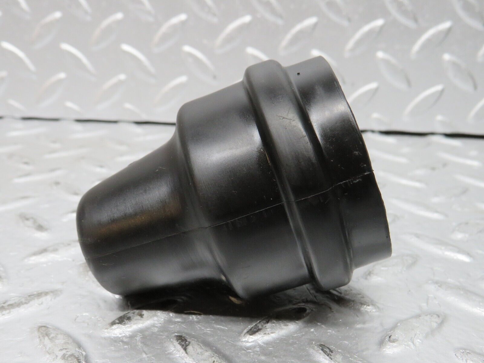 32048 Mercedes-Benz W123 230E Ignition Coil Protective Cap 0001581785