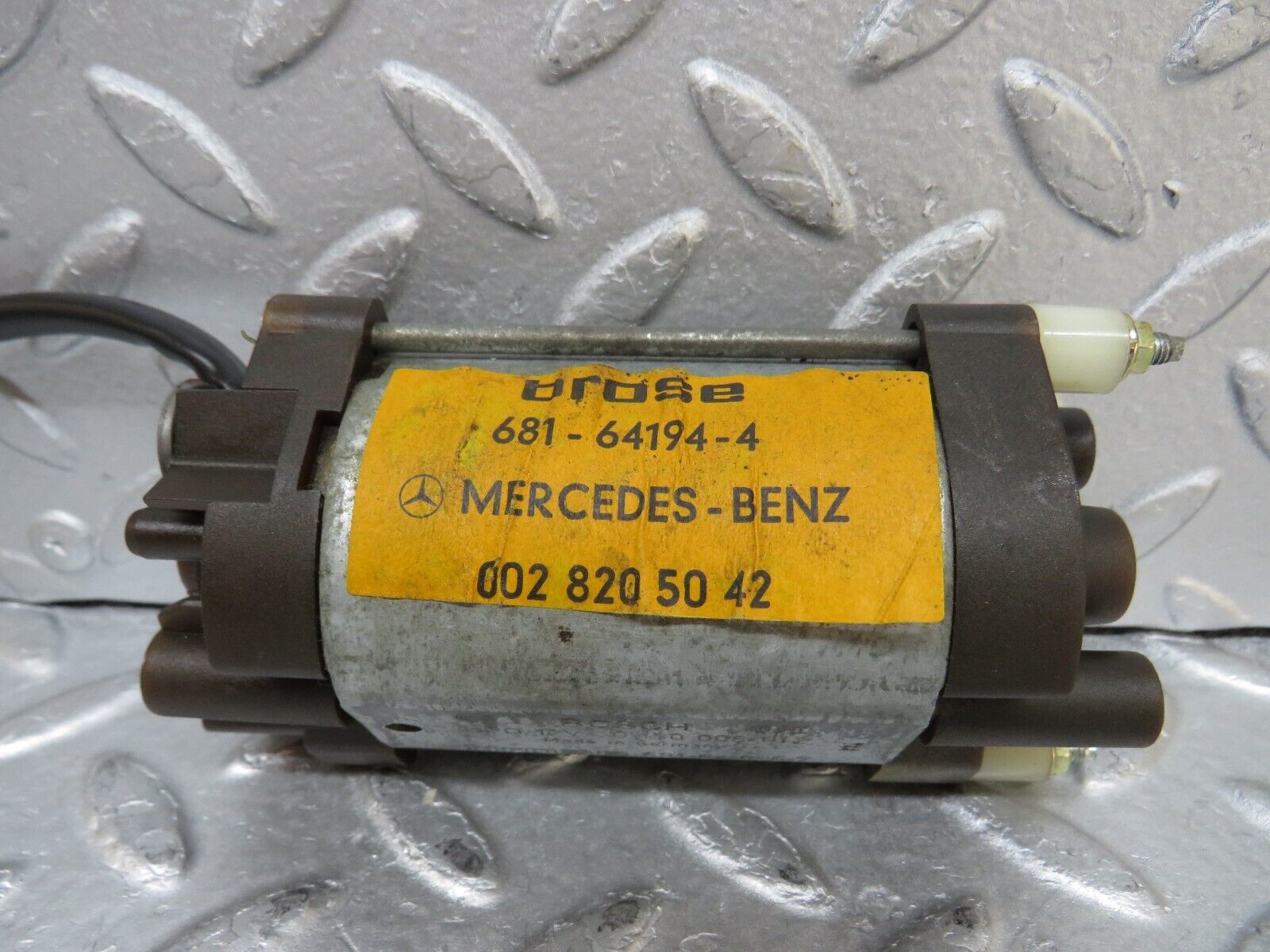 37065 Mercedes-Benz C126 420SEC Coupe Front Left Seat Adjustment Motor Brose