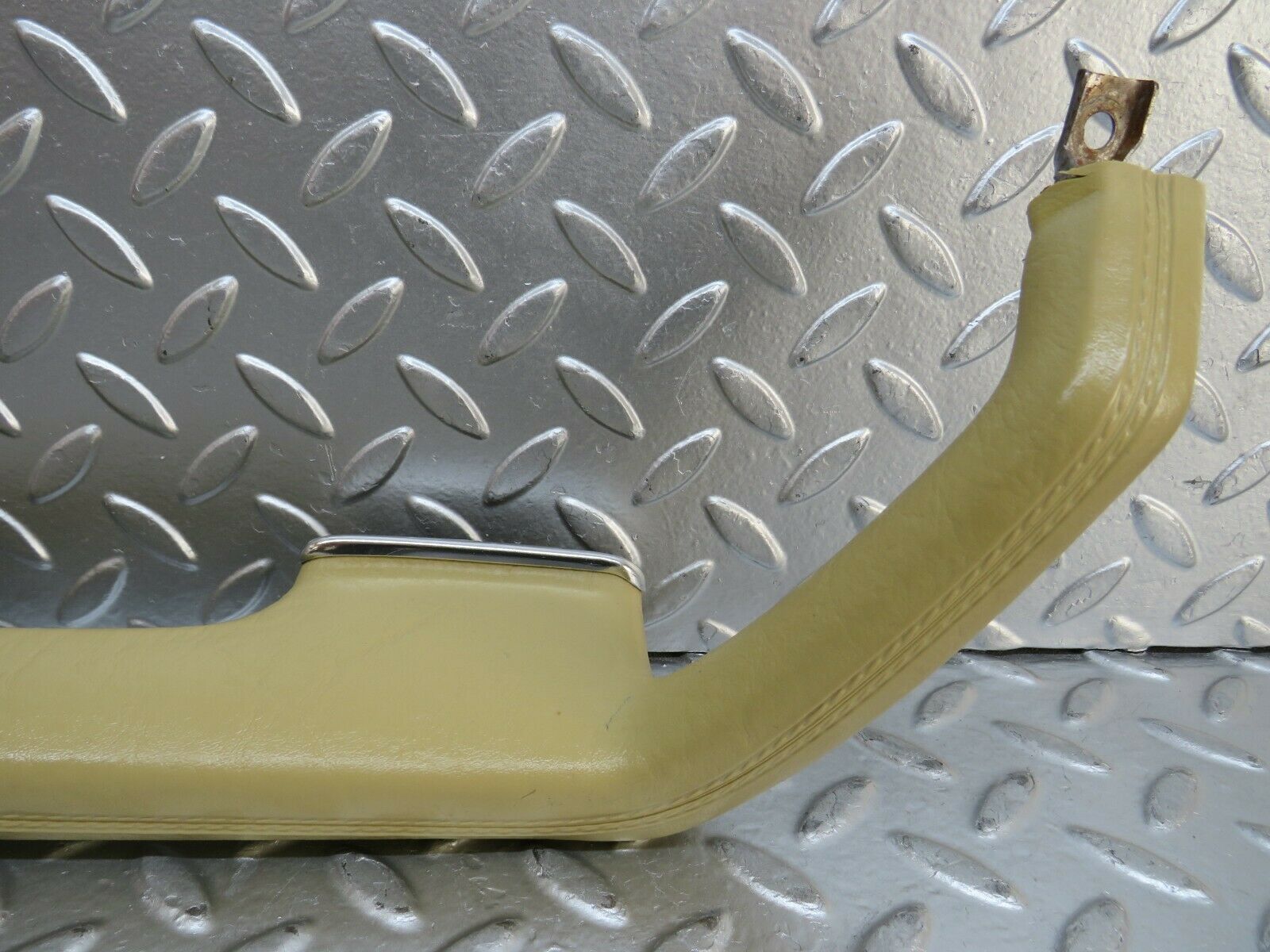 23935 Mercedes-Benz W123 280E Rear Left Interior Door Handle Beige 1239701701