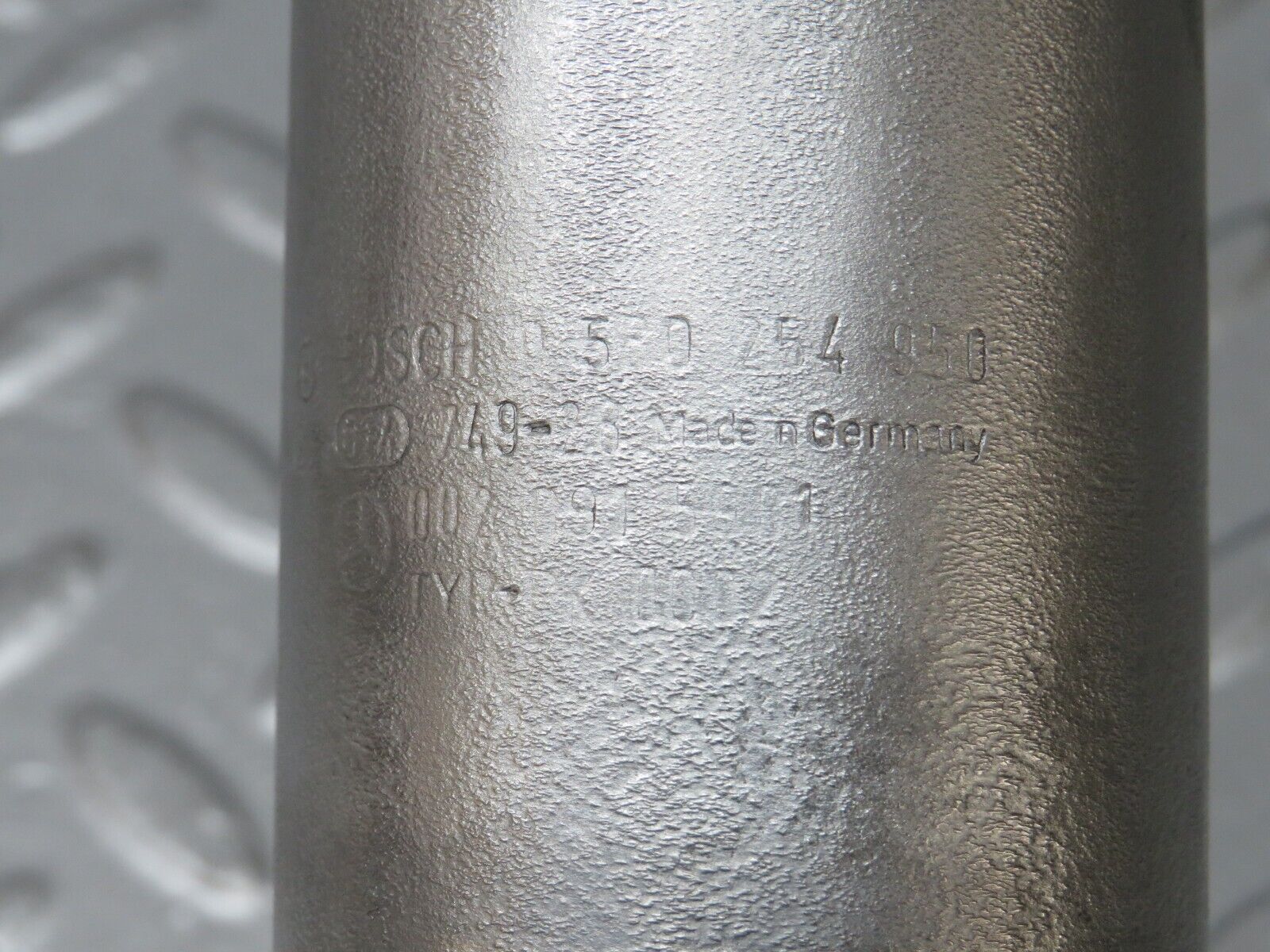 33920 Mercedes-Benz W124 260E Fuel Pump Bosch 0020915901 0580254950