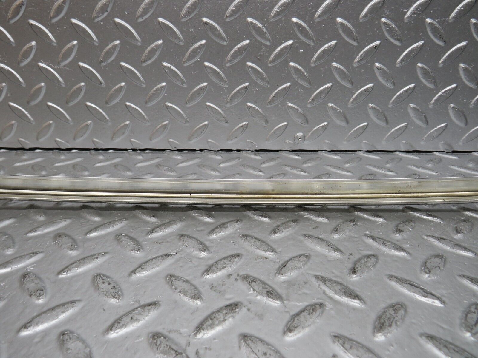 29625 Mercedes-Benz W123 230E Rear Windscreen Chrome Frame