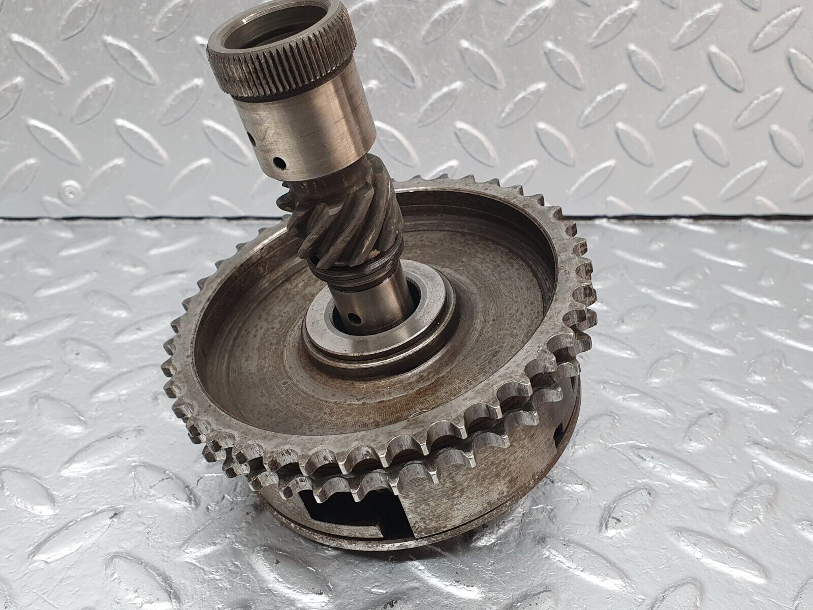 40871 Mercedes-Benz W123 240D Intermediate Timing Gear Shaft