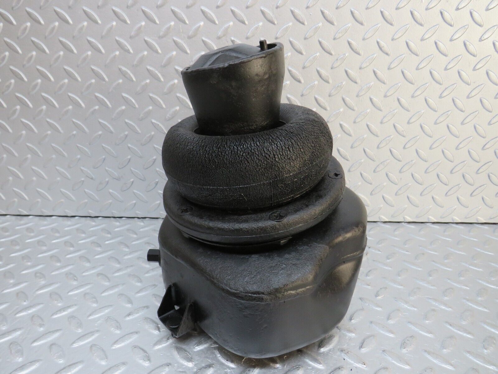 37597 Mercedes-Benz W109 300SEL Rear Left Air Suspension