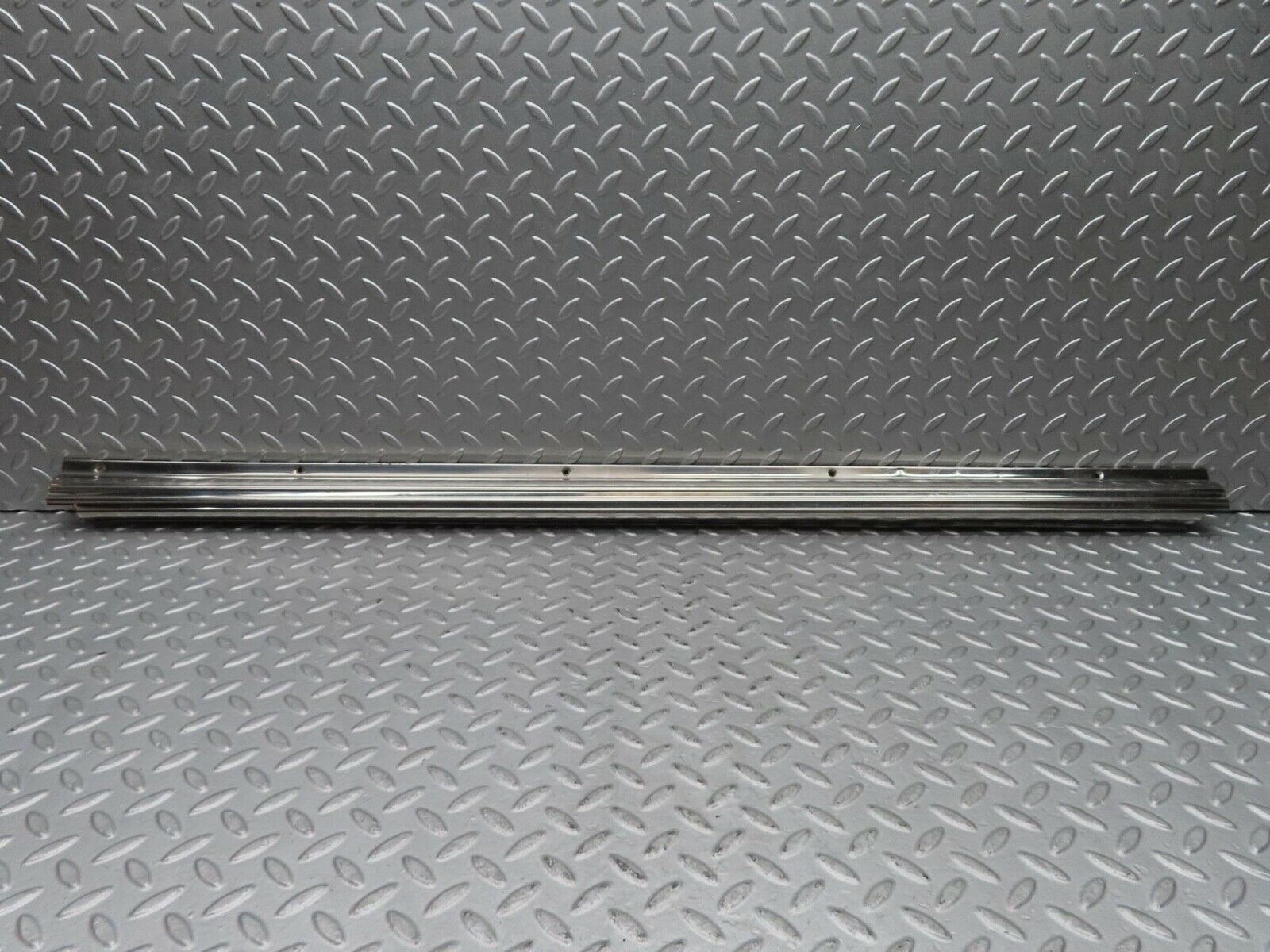 16756 Mercedes-Benz C107 380SLC Left Door Sill Chrome