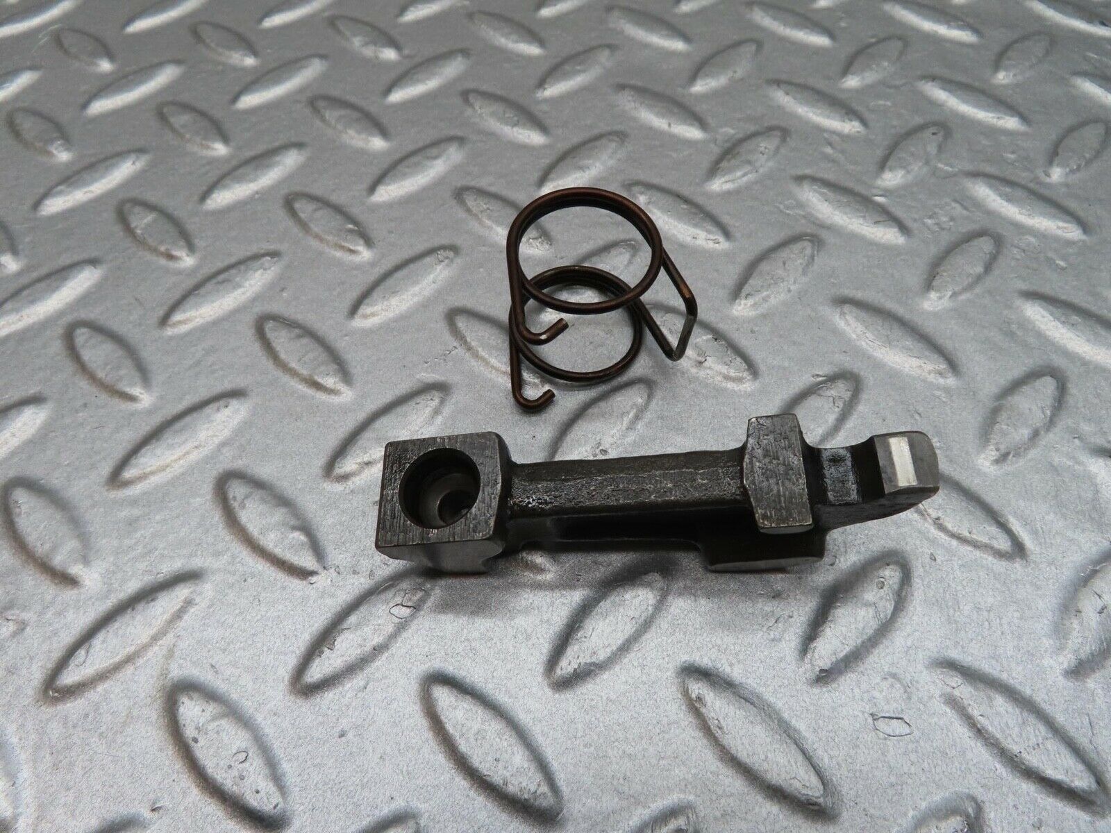 12868 Mercedes-Benz W111 220SE Valve Rocker Arm With Retaining Spring