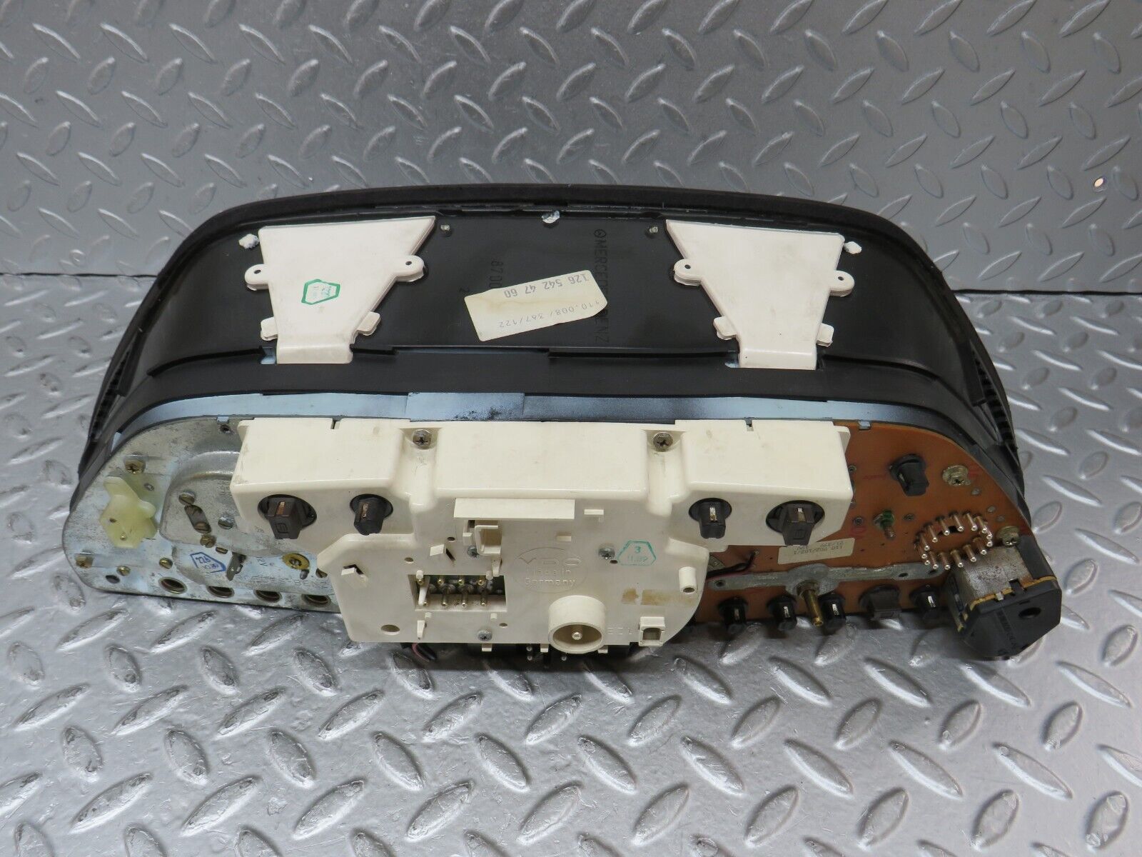 36303 Mercedes-Benz W126 420SE Instrument Cluster 1265424760 1265424760