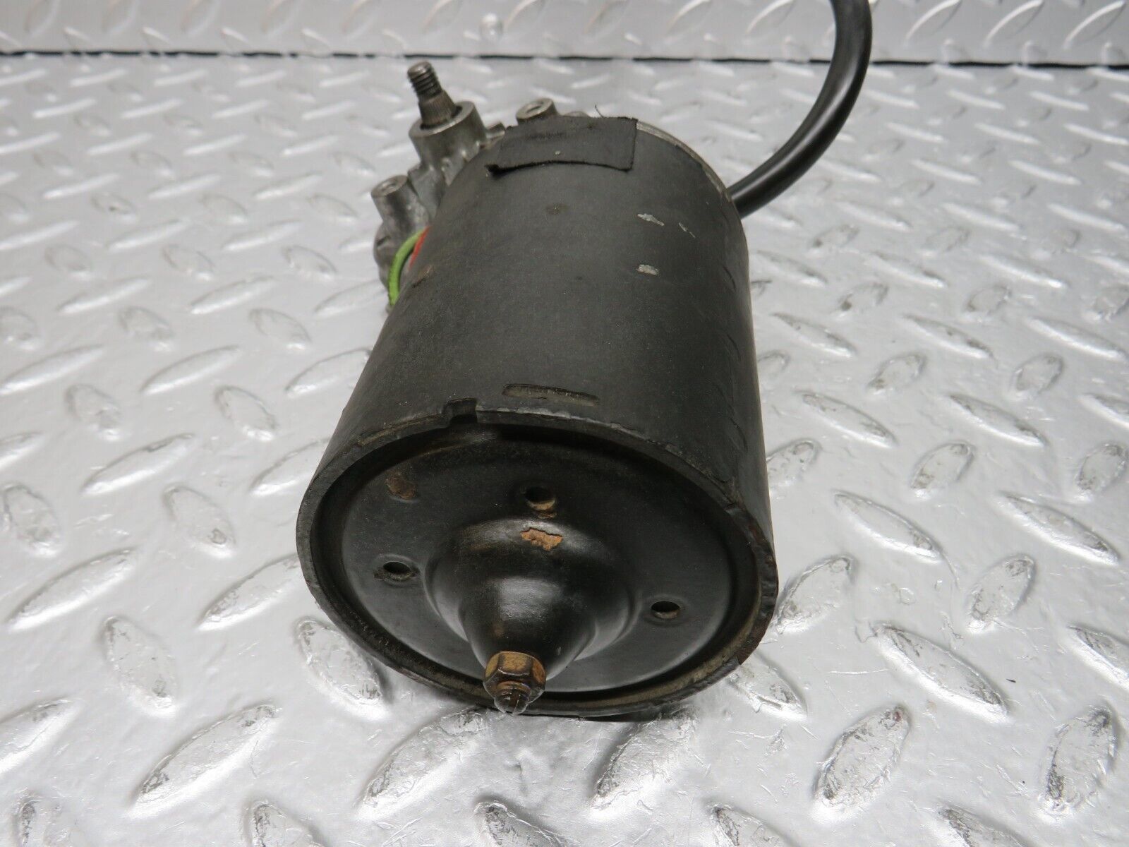 31077 Mercedes-Benz W123 200D Wiper Motor Bosch 0390341077