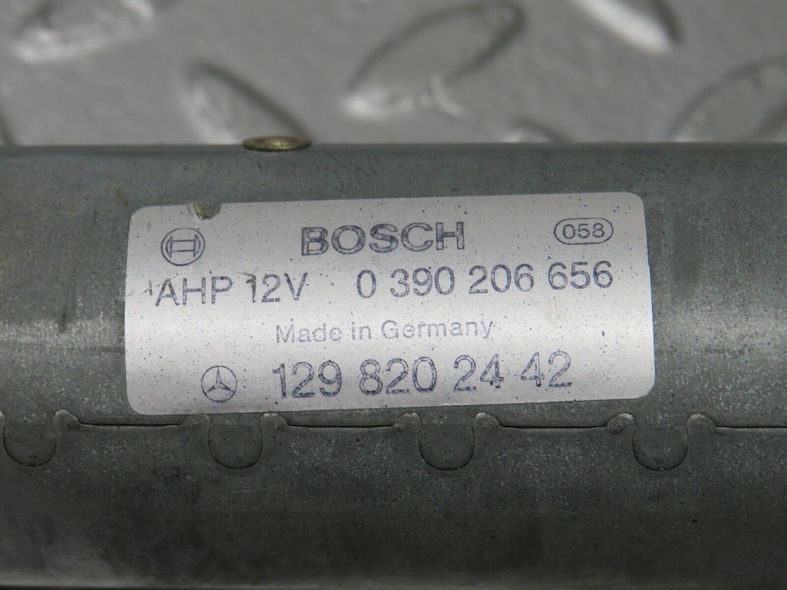 36821 Mercedes-Benz R129 300SL-24 Front Right Seat Adjustment Motor Bosch 1298202442 0390206656