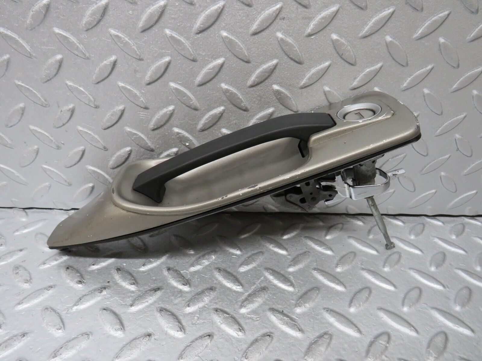 36873 Mercedes-Benz C126 420SEC Coupe Left Door Exterior Handle No Key