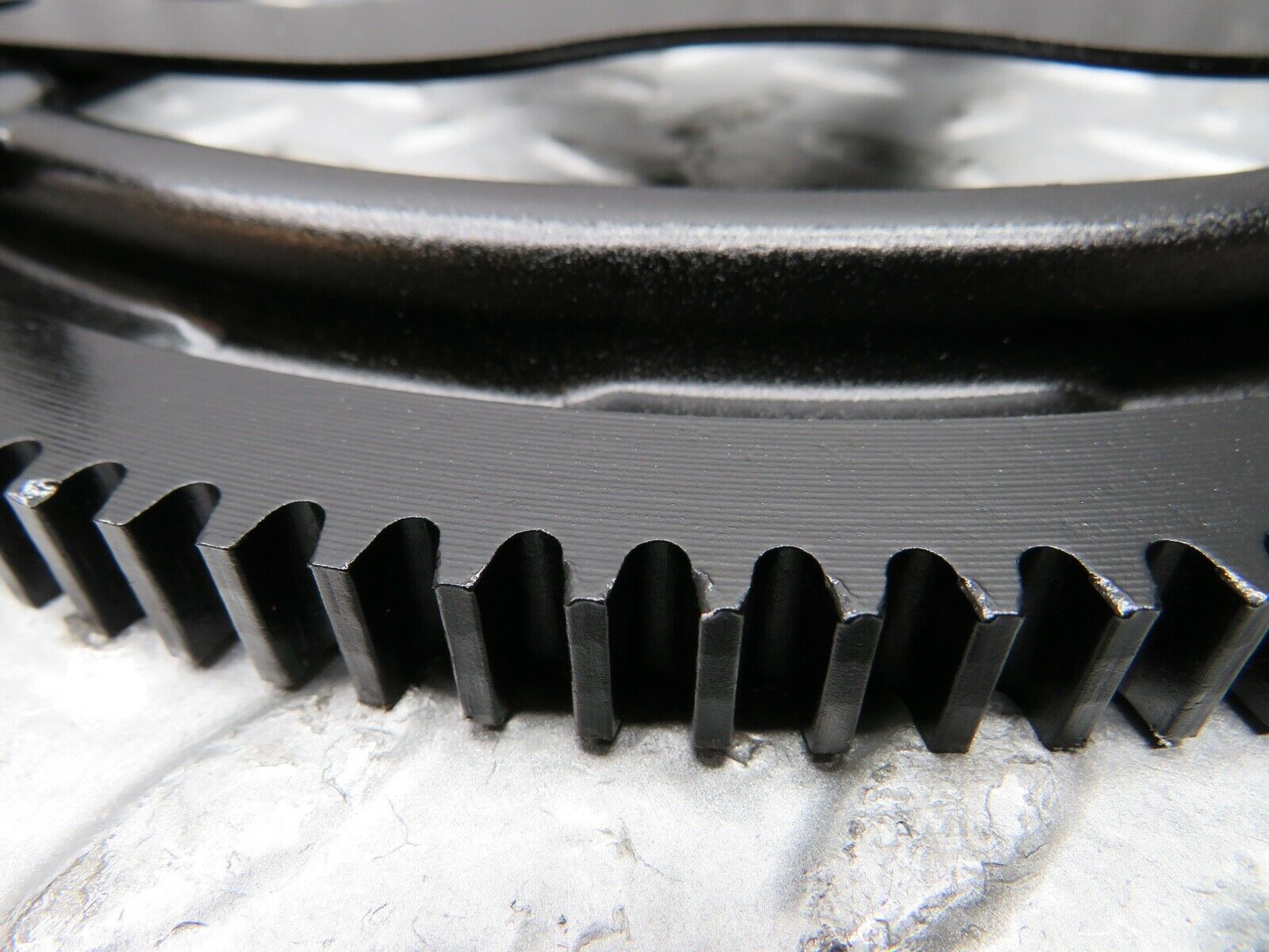 21755 Mercedes-Benz W126 300SE Flywheel Starter Ring 1030300212