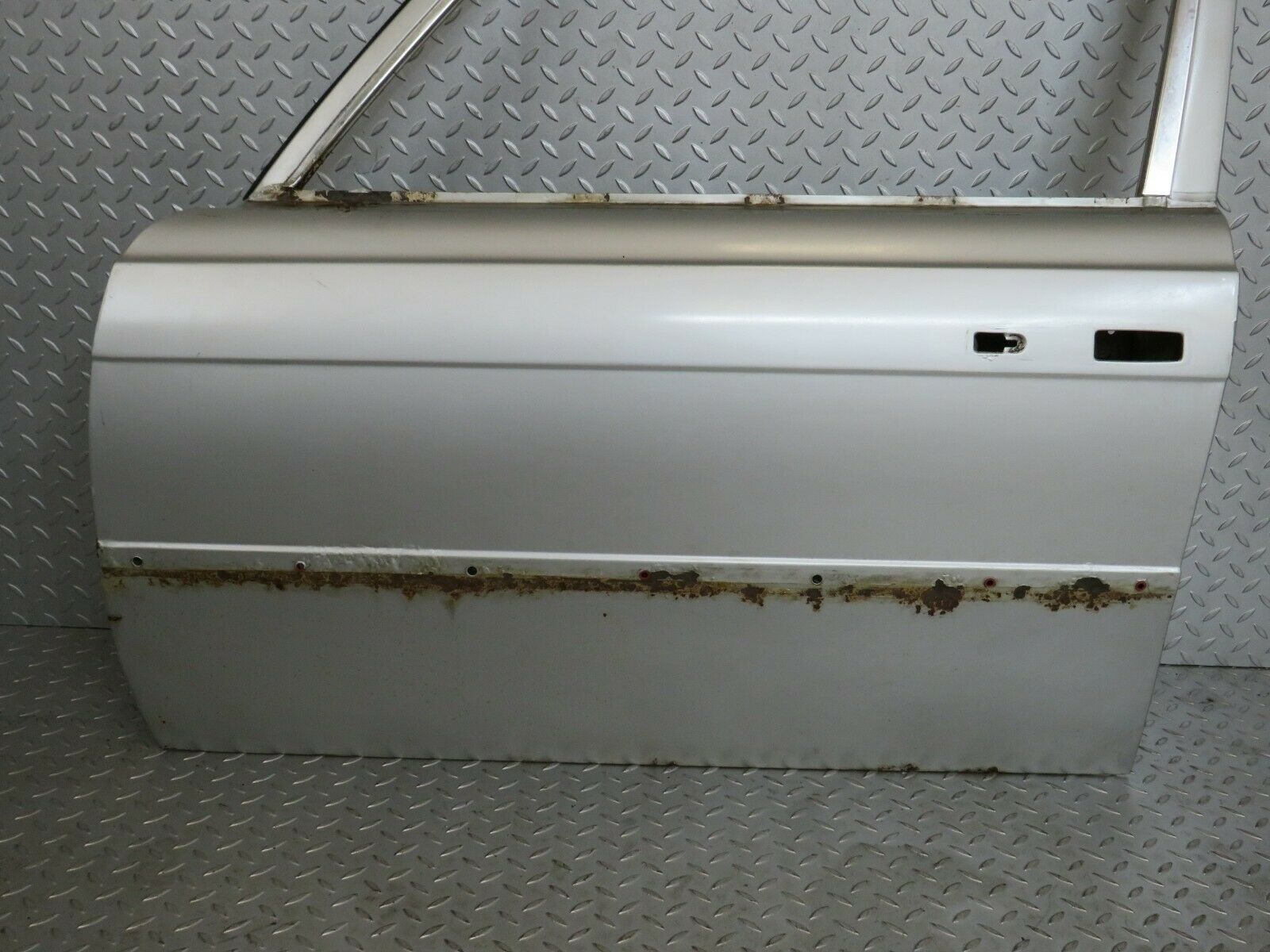 23273 Mercedes-Benz W116 350SE Front Left Door