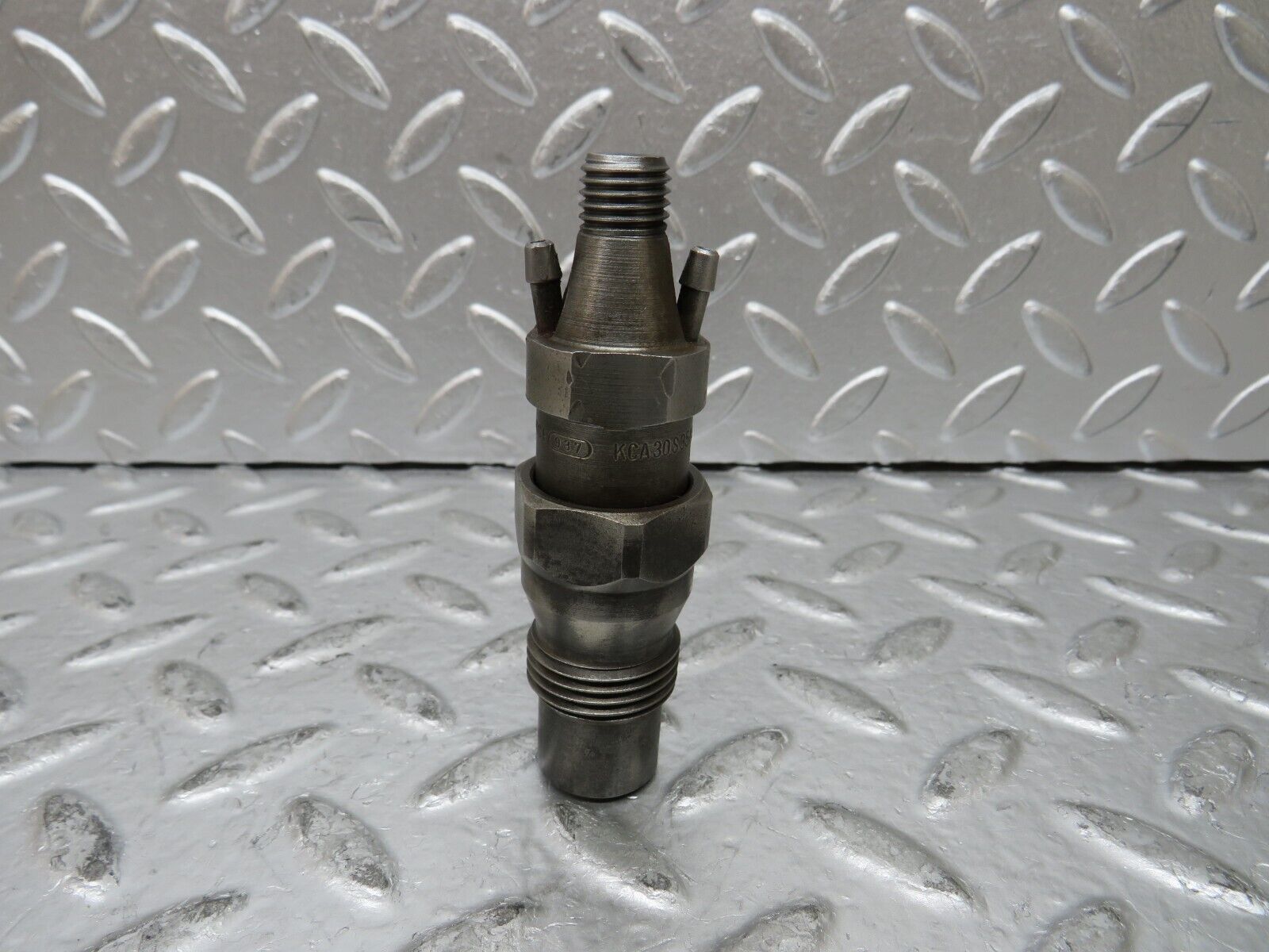 27001 Mercedes-Benz W123 240D Fuel Injector Bosch KCA30S35/4