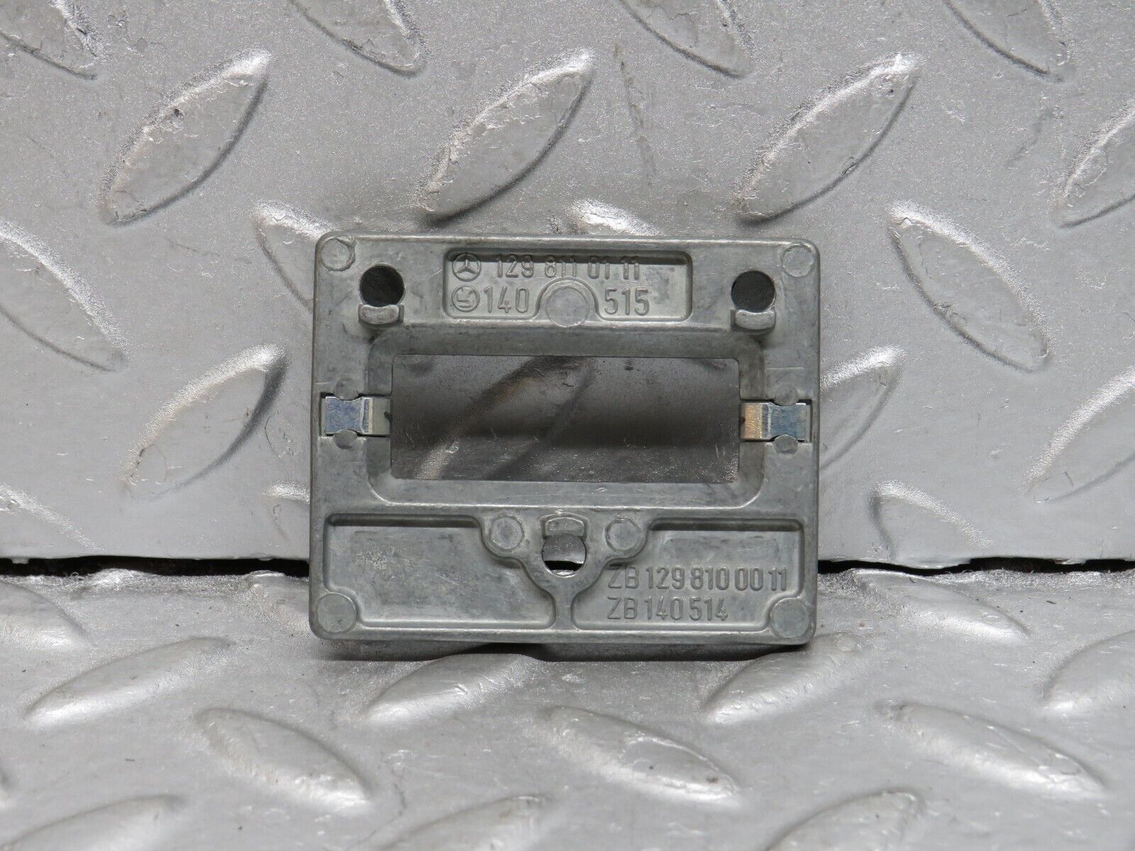 39644 Mercedes-Benz R129 320SL Coupe Rear View Mirror Bracket 1298110111 1298100011