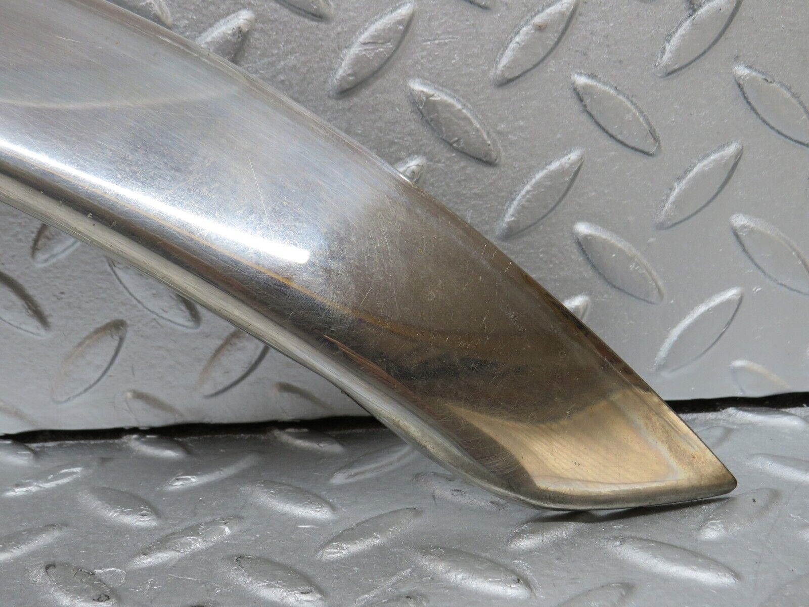 36291 Mercedes-Benz W126 420SE Rear Left Chrome Wheel Arch Trim