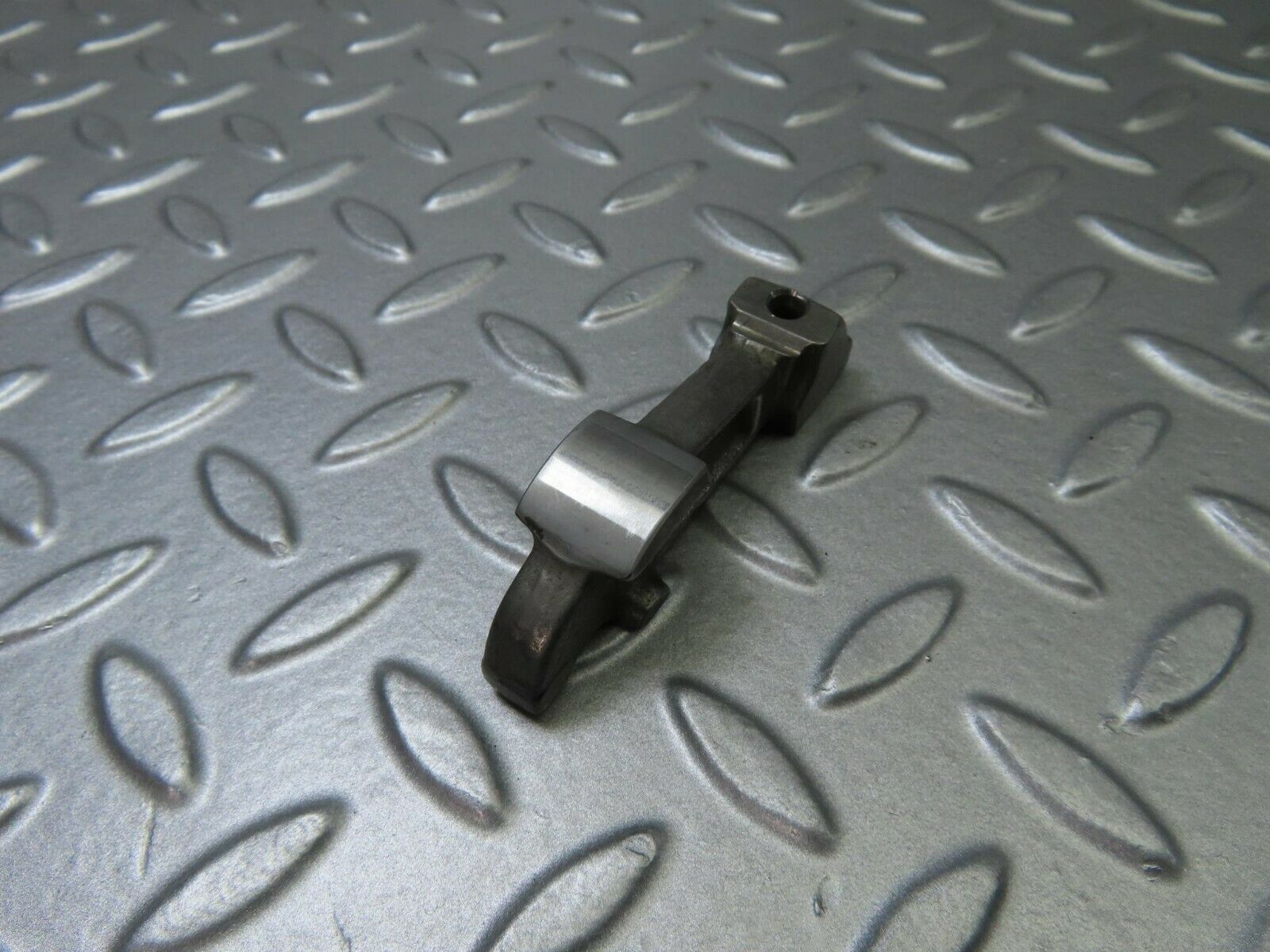 9131 Mercedes-Benz W108 Valve Rocker Arm With Retaining Spring