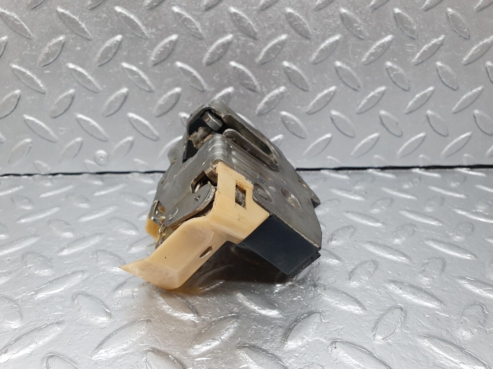 41502 Mercedes-Benz W124 200E Rear Left Door Lock Mechanism