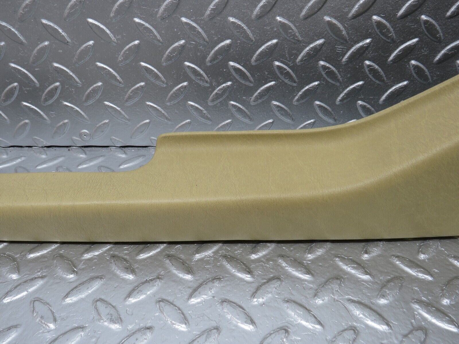 34287 Mercedes-Benz C126 380SEC Coupe Right Door Handle Arm Rest