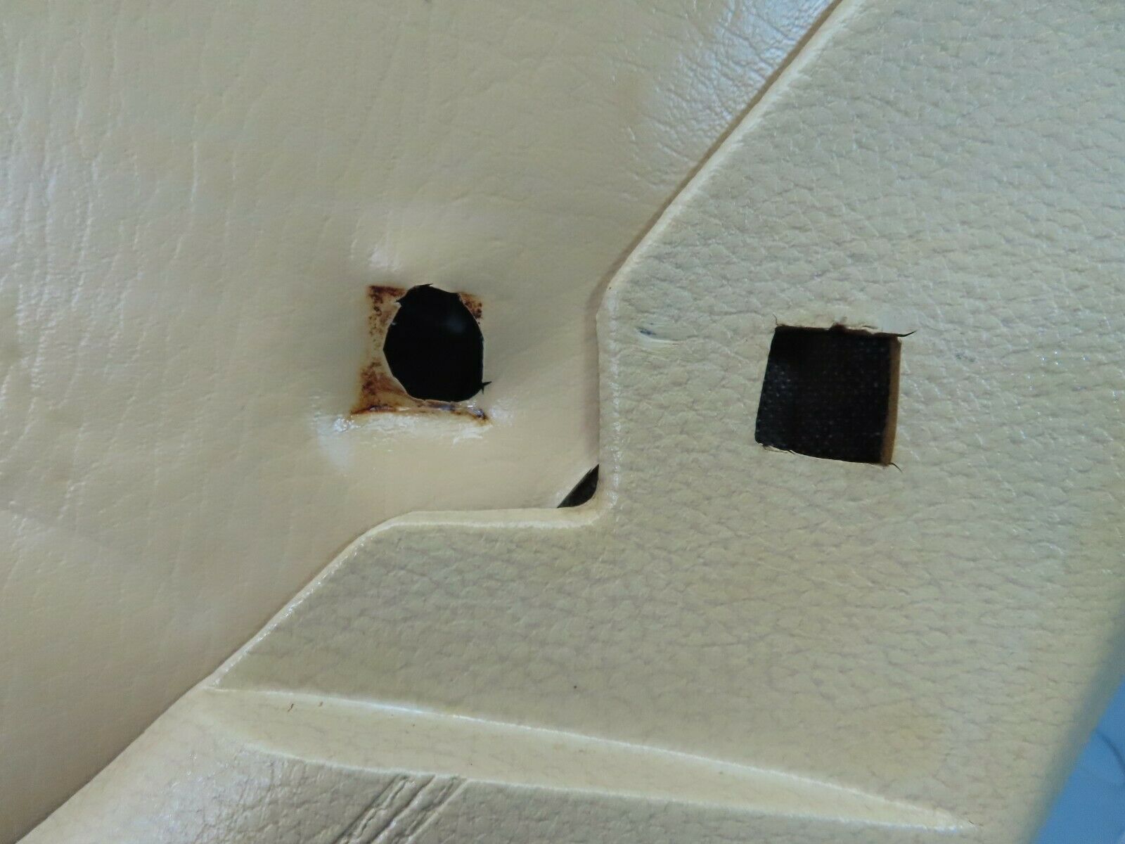 7315 Mercedes-Benz W116 450SE Rear Right Door Card Beige 1167370270