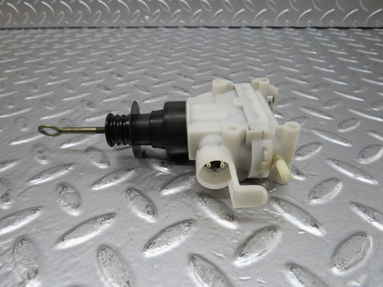 25313 Mercedes-Benz W201 190D Front Left Door Lock Actuator