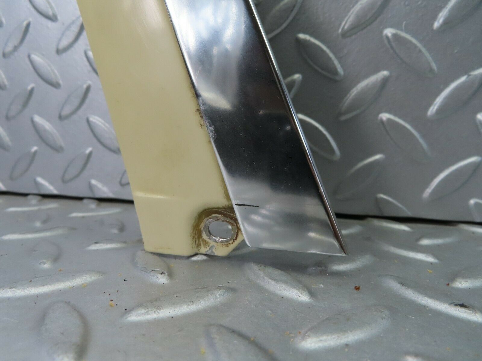 7763 Mercedes-Benz S123 230TE Wagon Window Frame Rear Left