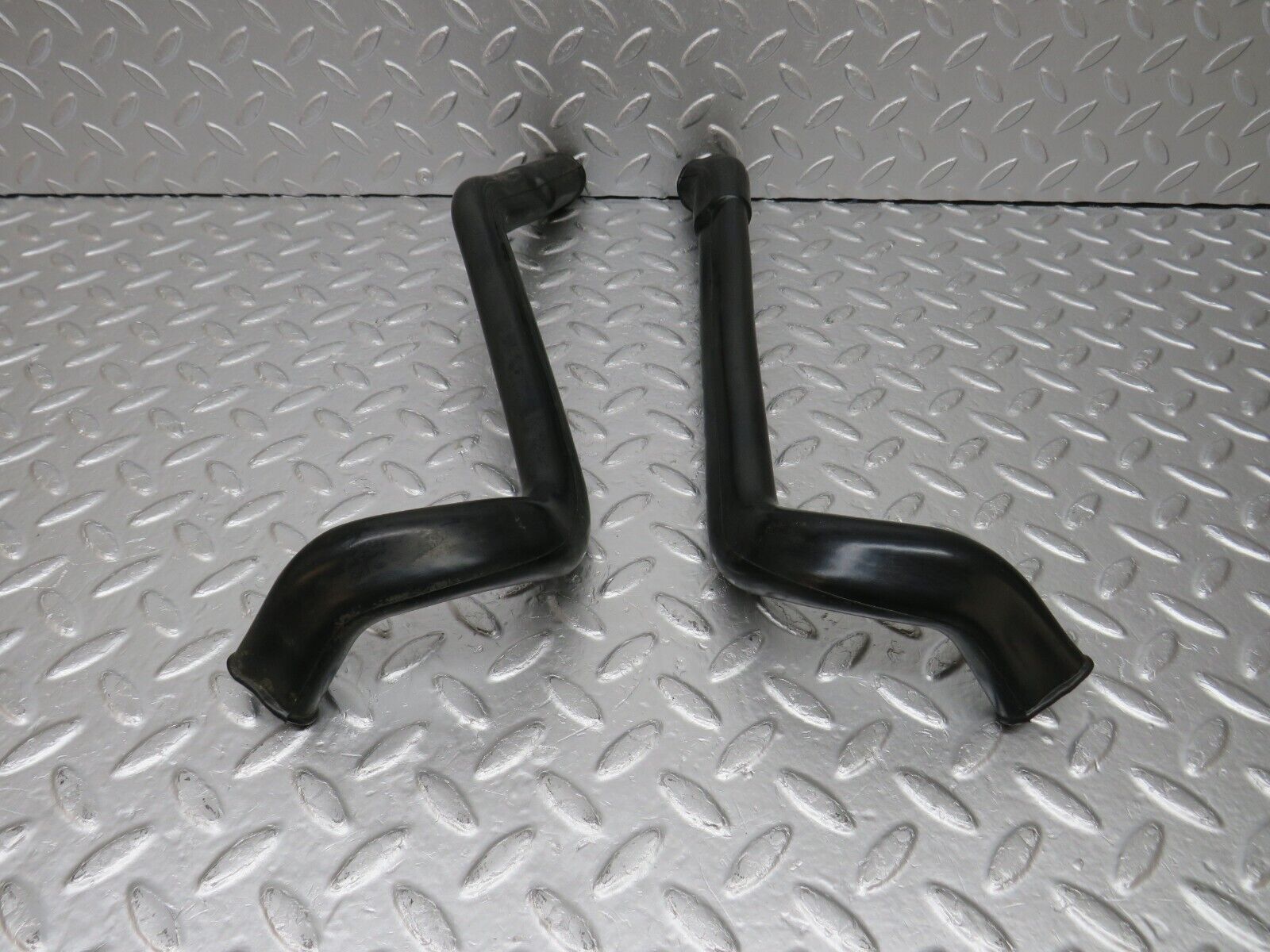 34086 Mercedes-Benz W124 260E Water Drain Hose Pair 1246280194 1246280394