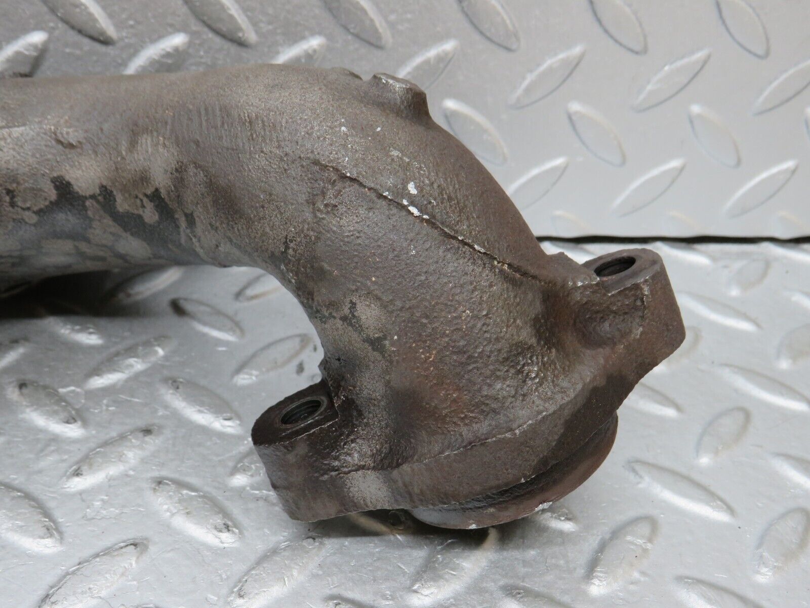 36332 Mercedes-Benz W126 420SE Exhaust Manifold Right 1161422402 1161420602