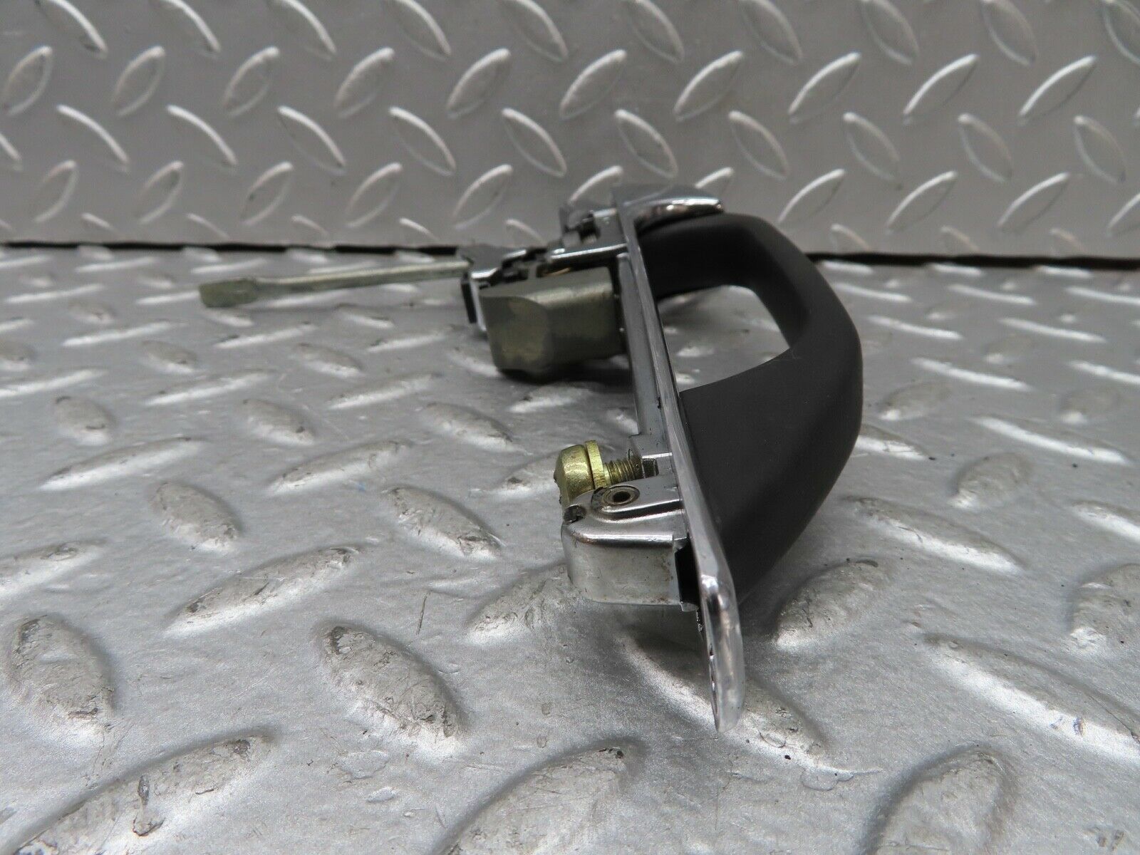 19150 Mercedes-Benz W123 300D Front Exterior Door Handle 1237600159