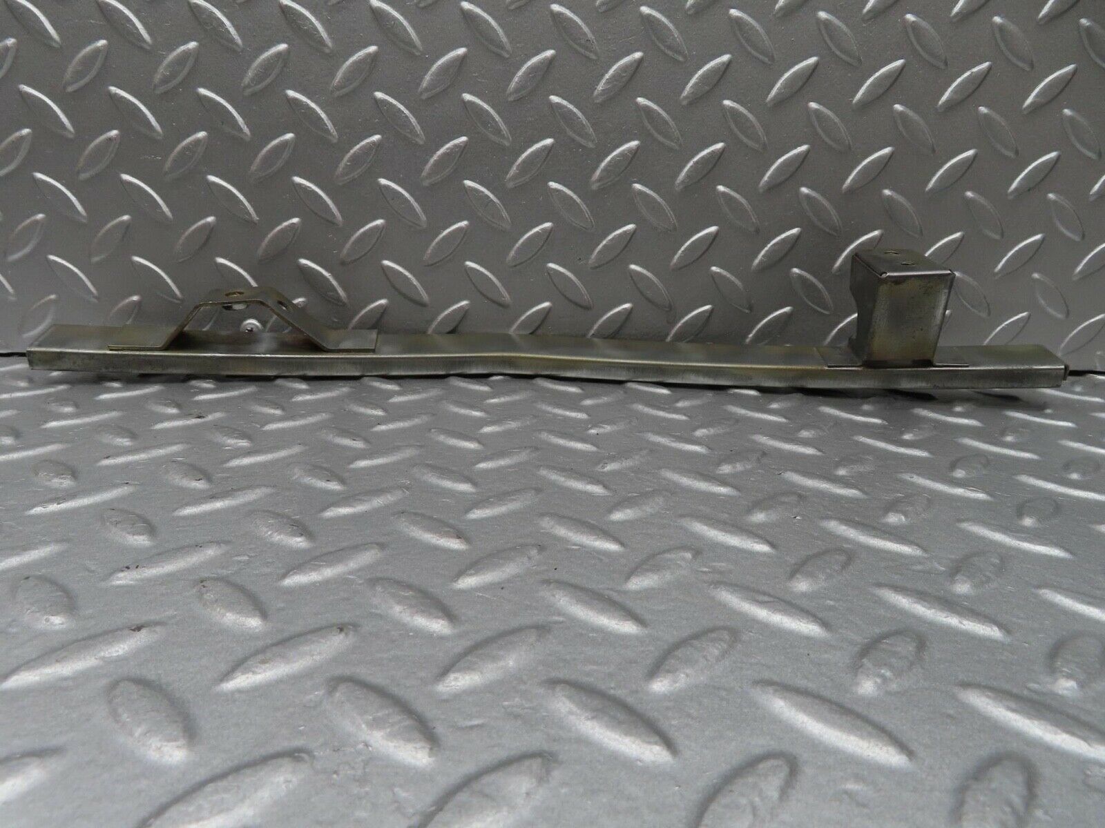 14058 Mercedes-Benz C107 280SLC Rear Right Window Channel