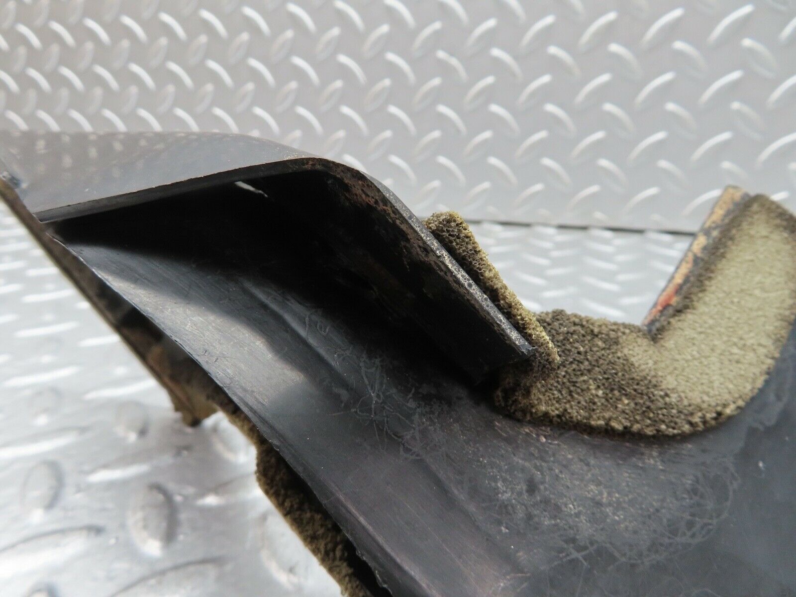 18132 Mercedes-Benz W123 200 Water Drain Left Side 1238300328