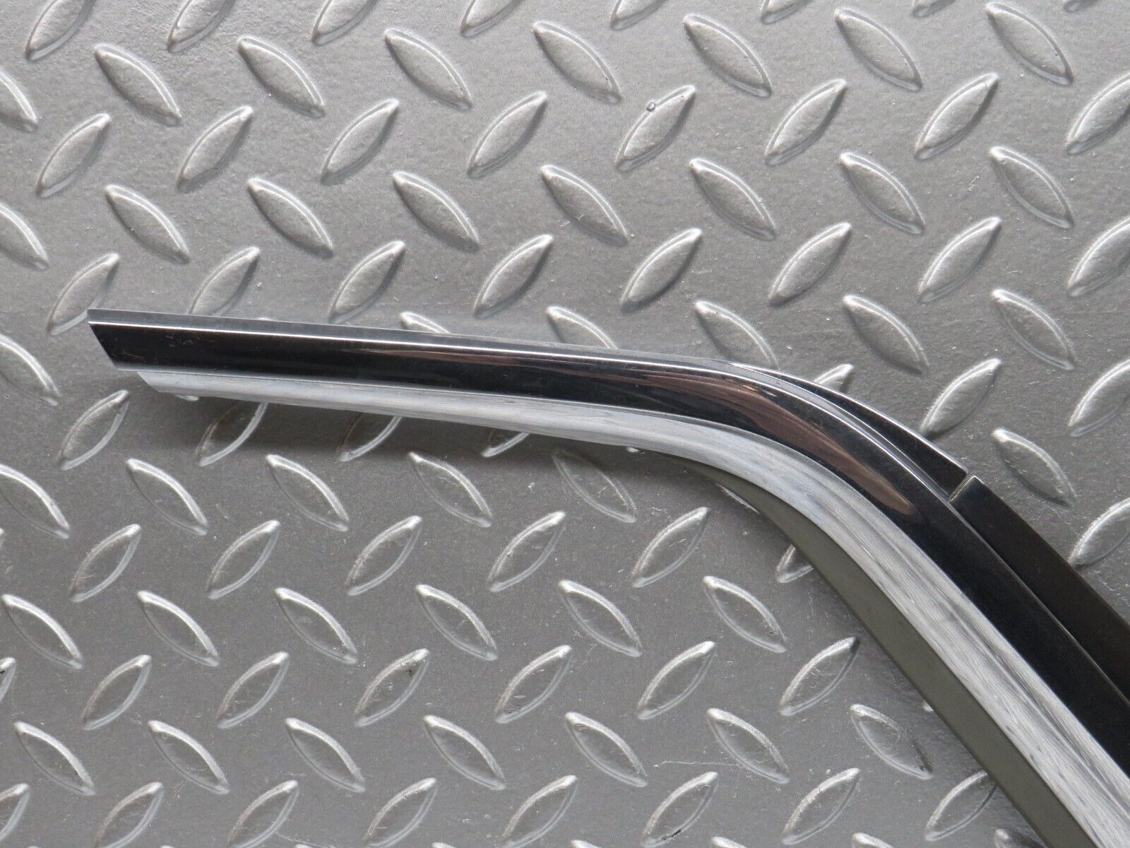 0696 Mercedes-Benz C107 350SLC Coupe Window Trim Chrome Left Side 1076980189