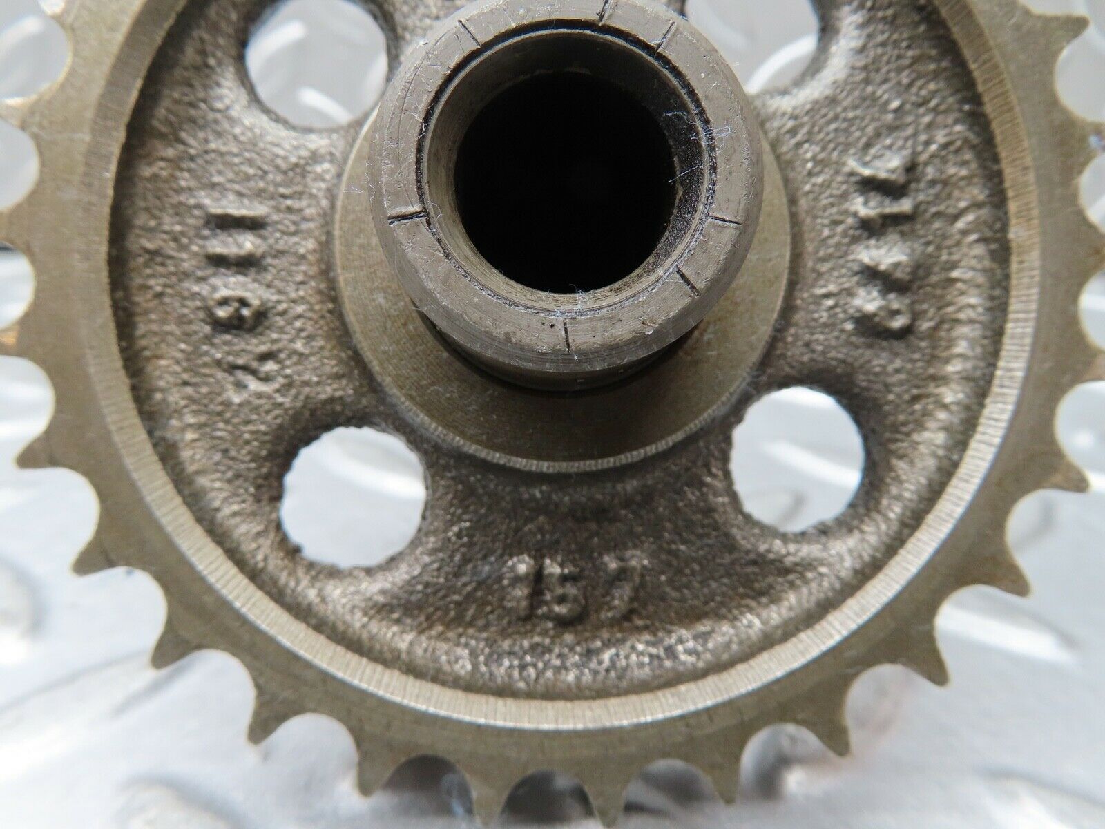 17730 Mercedes-Benz W116 450SEL Camshaft Intermediate Timing Gear